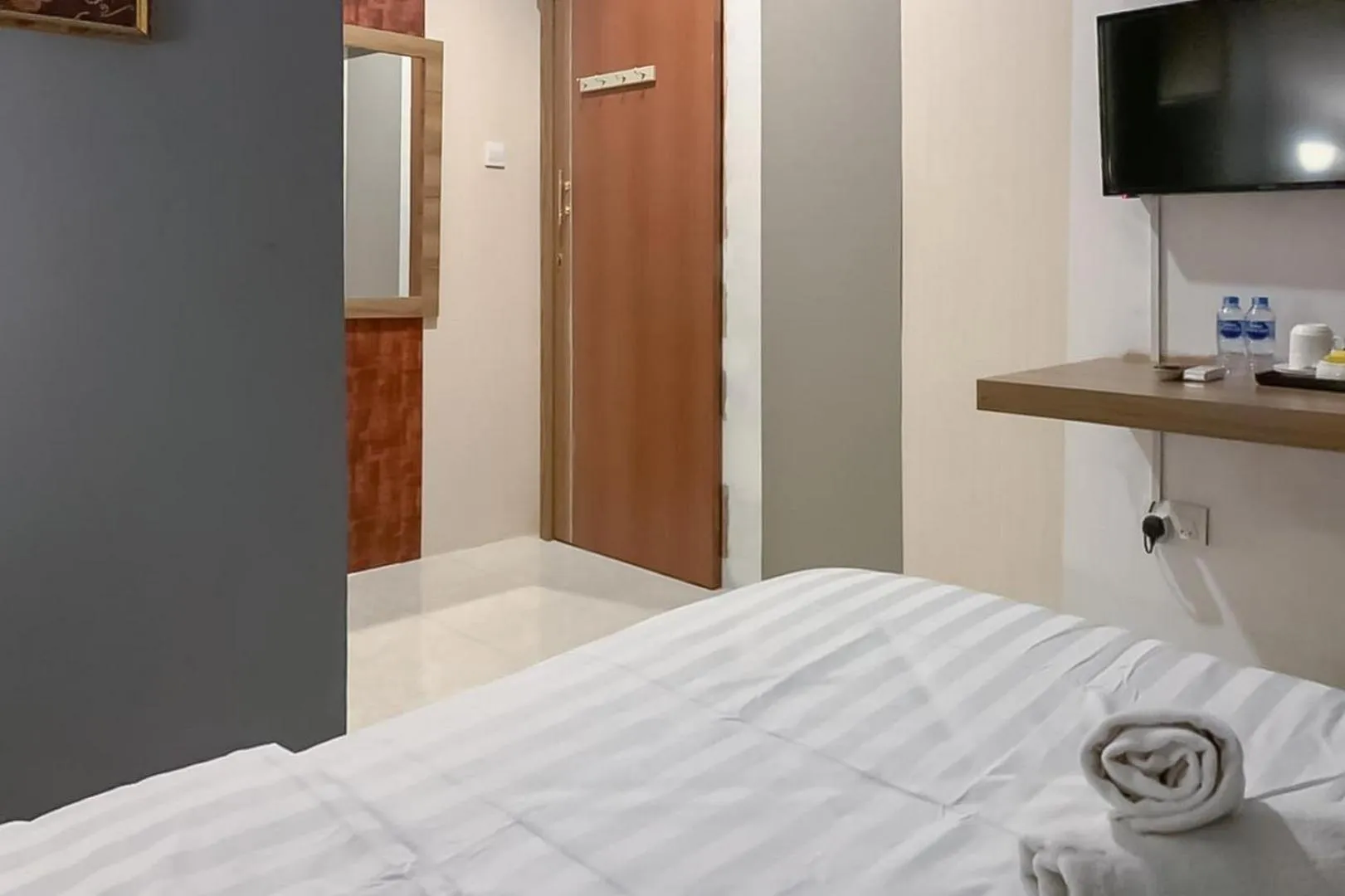 Bedroom in RedDoorz Syariah @ Jl D I Panjaitan Batu 7 Tanjung Pinang