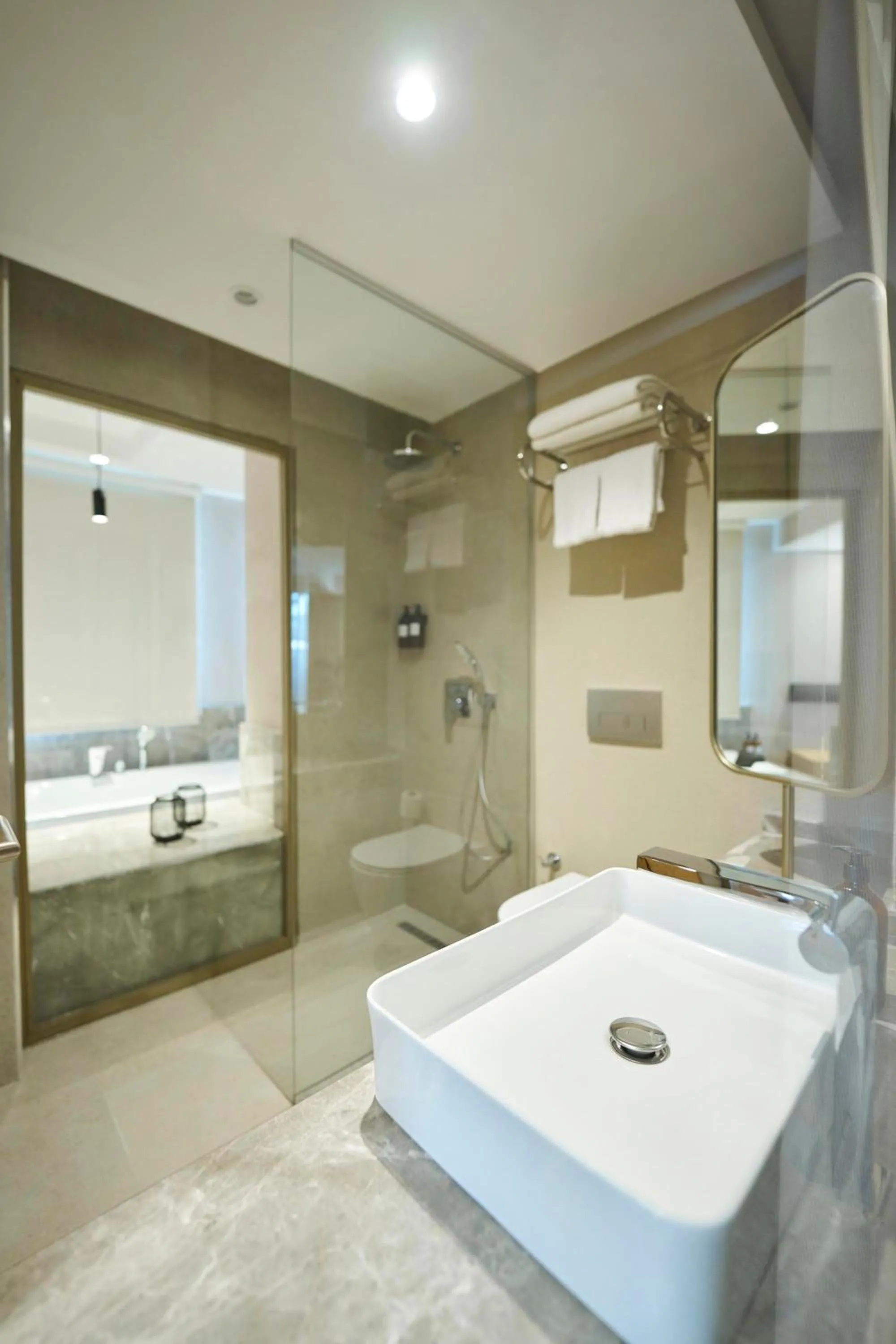 Shower, Bed in La Maja Hotel