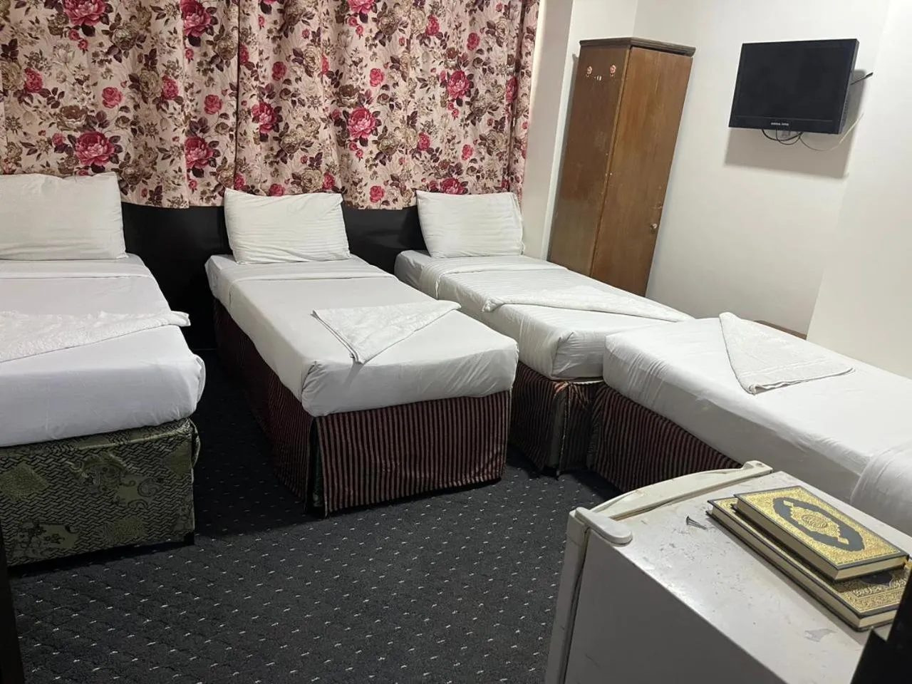 Bed in Hotel Burj Al Diyafa Mubarak