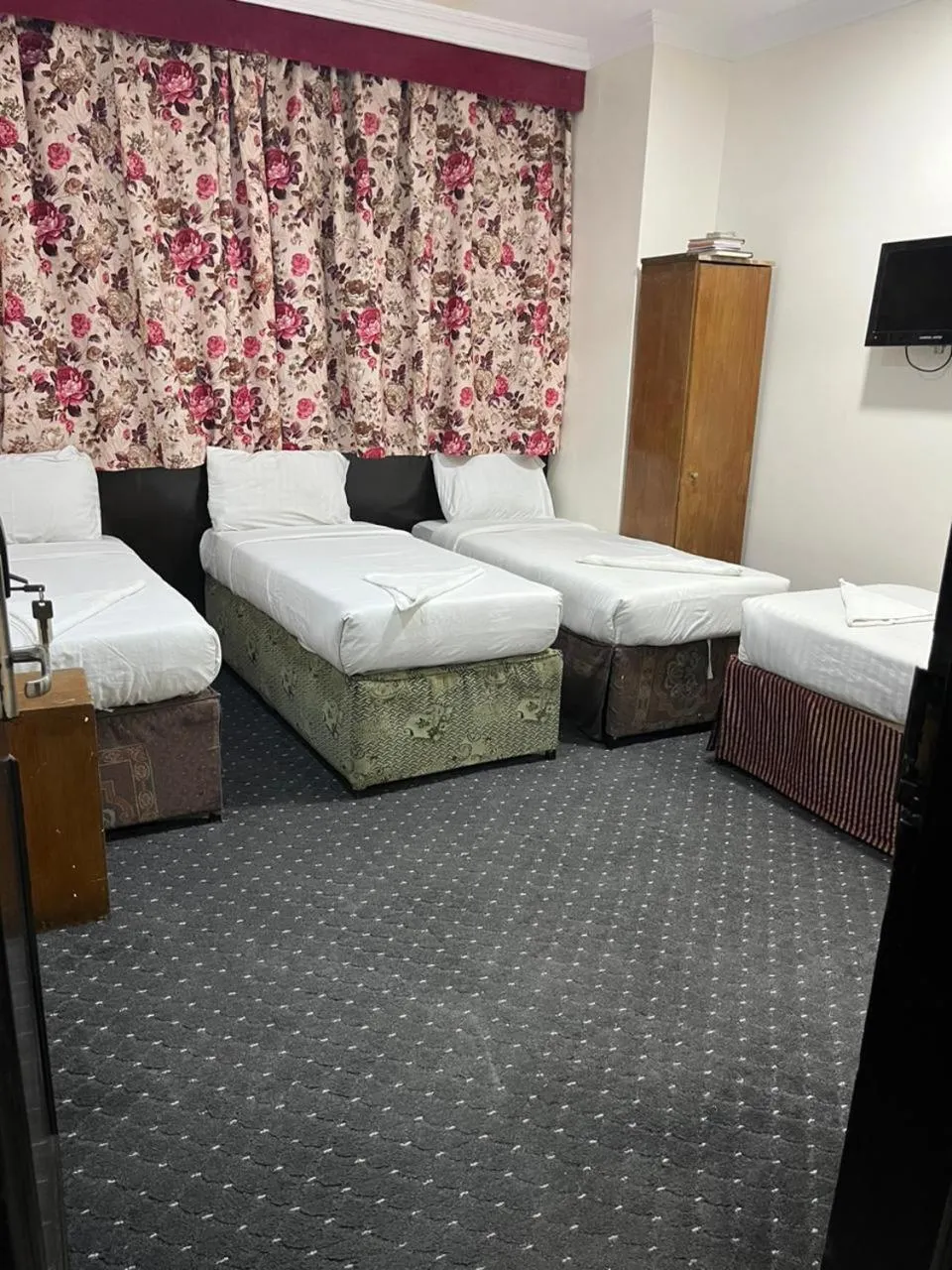 Bed in Hotel Burj Al Diyafa Mubarak