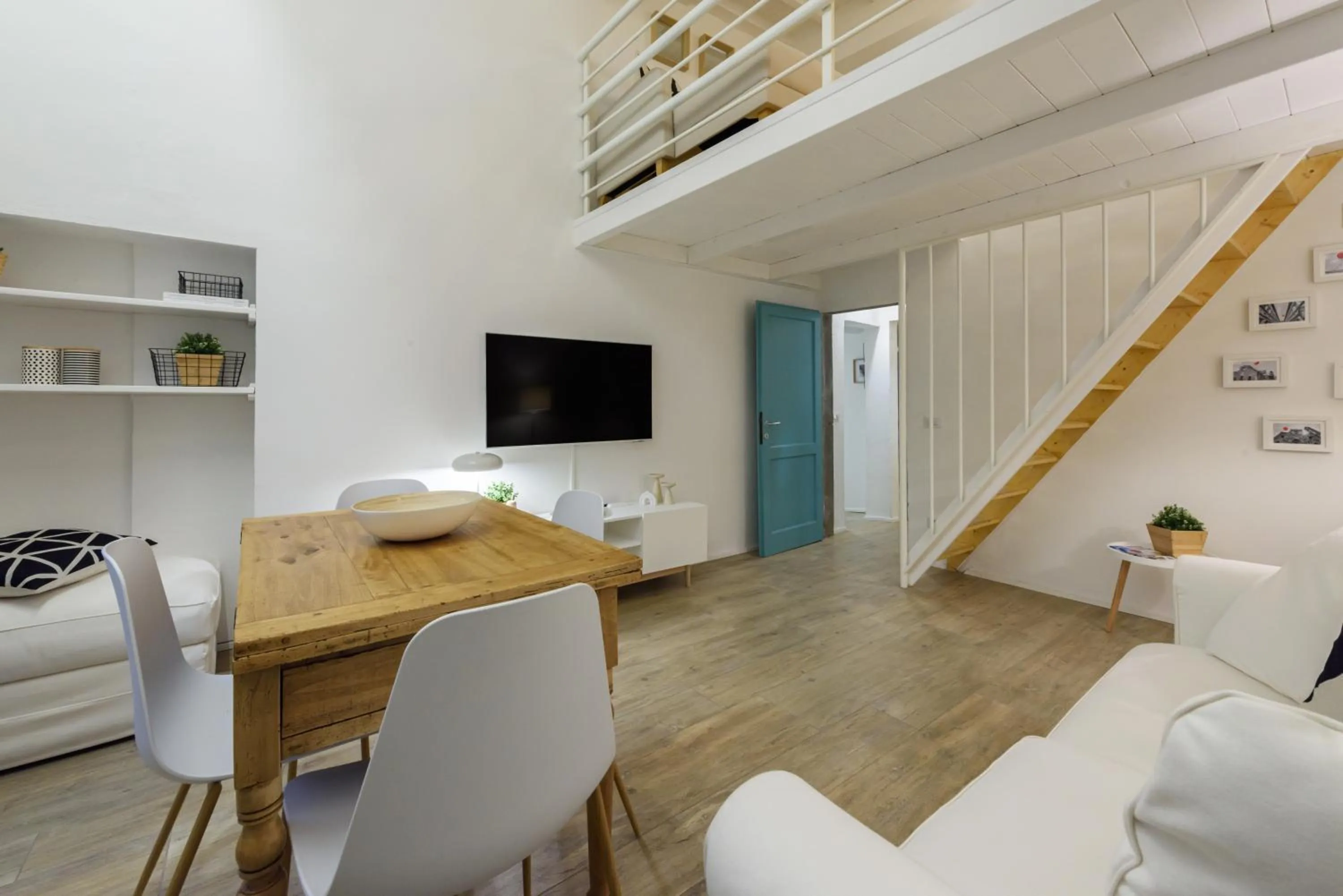 TV and multimedia in Madame Betta by Mmega