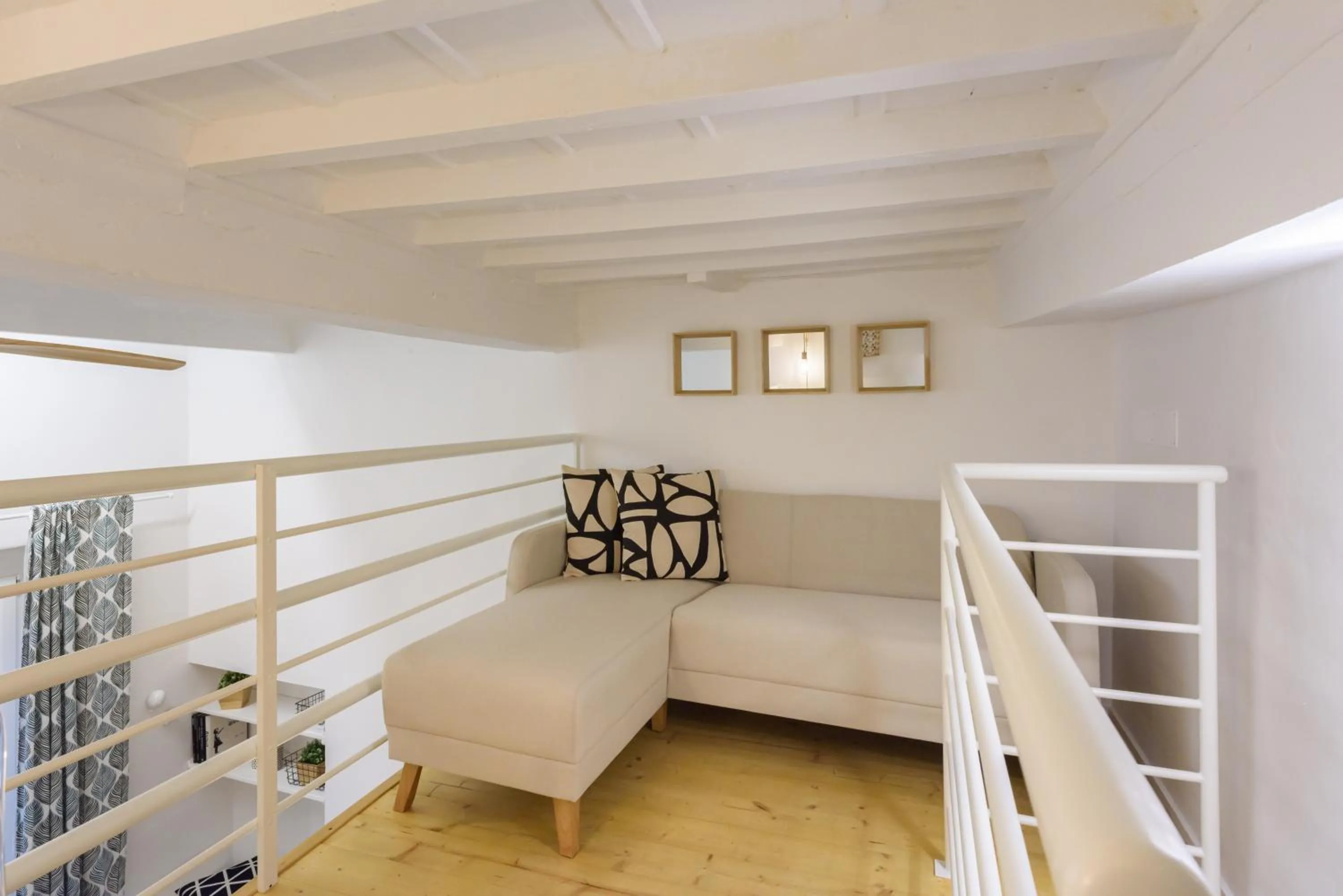 Living room, Bed in Madame Betta by Mmega