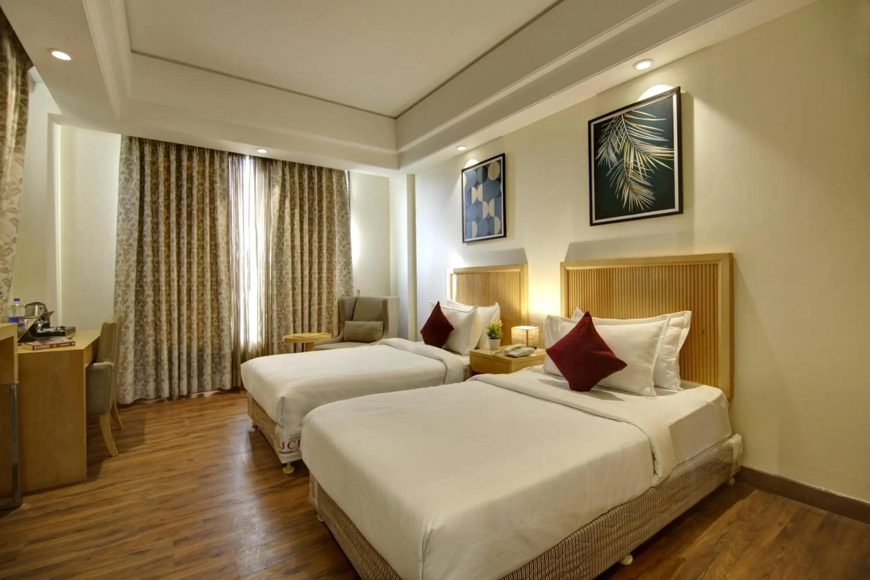 Superior Twin Room with City View in Saltstayz Select - Galleria Market & Golf Course Road Superior Twin Room with City View in Saltstayz Select - Galleria Market & Golf Course Road