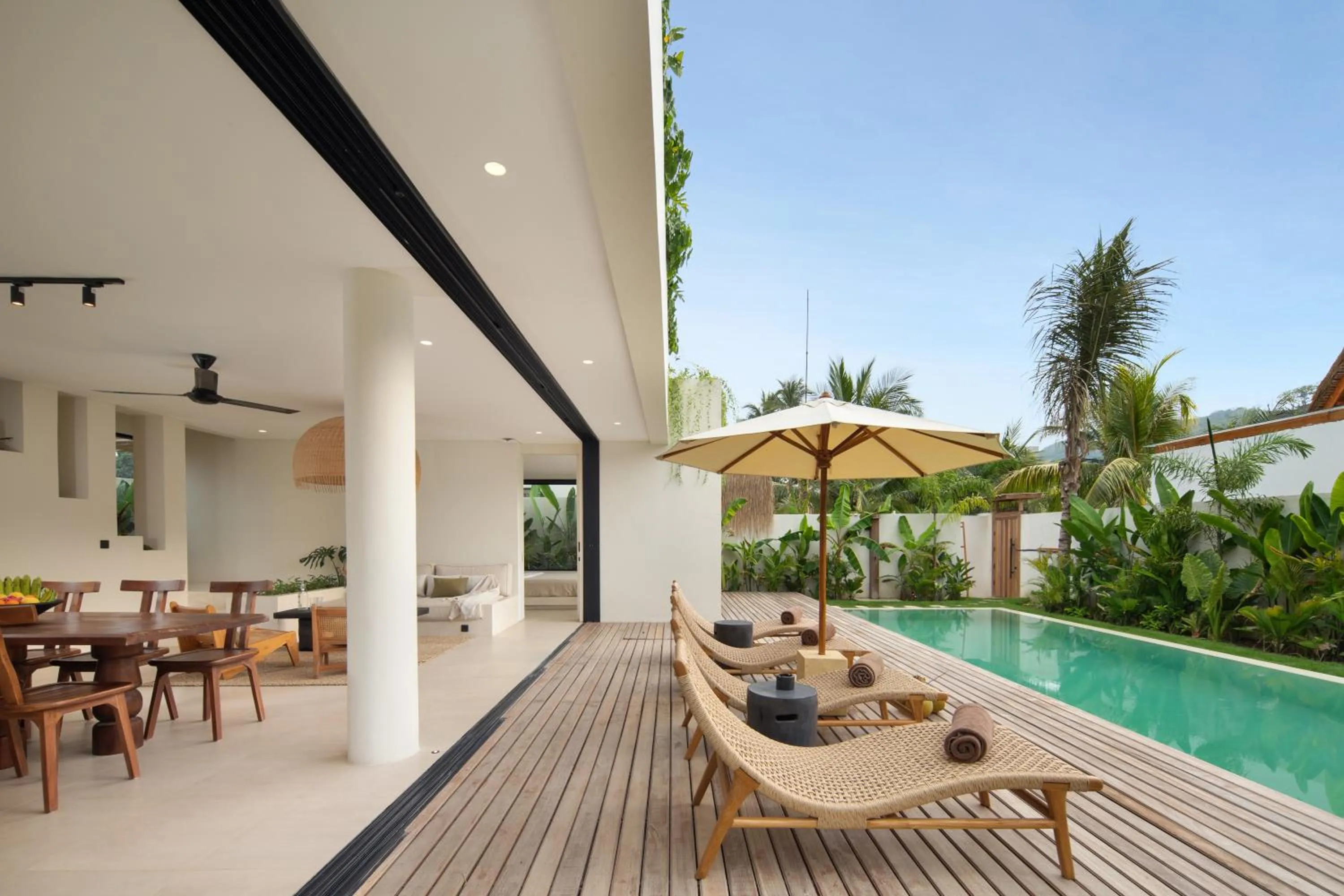 sunbed in Tias Villas