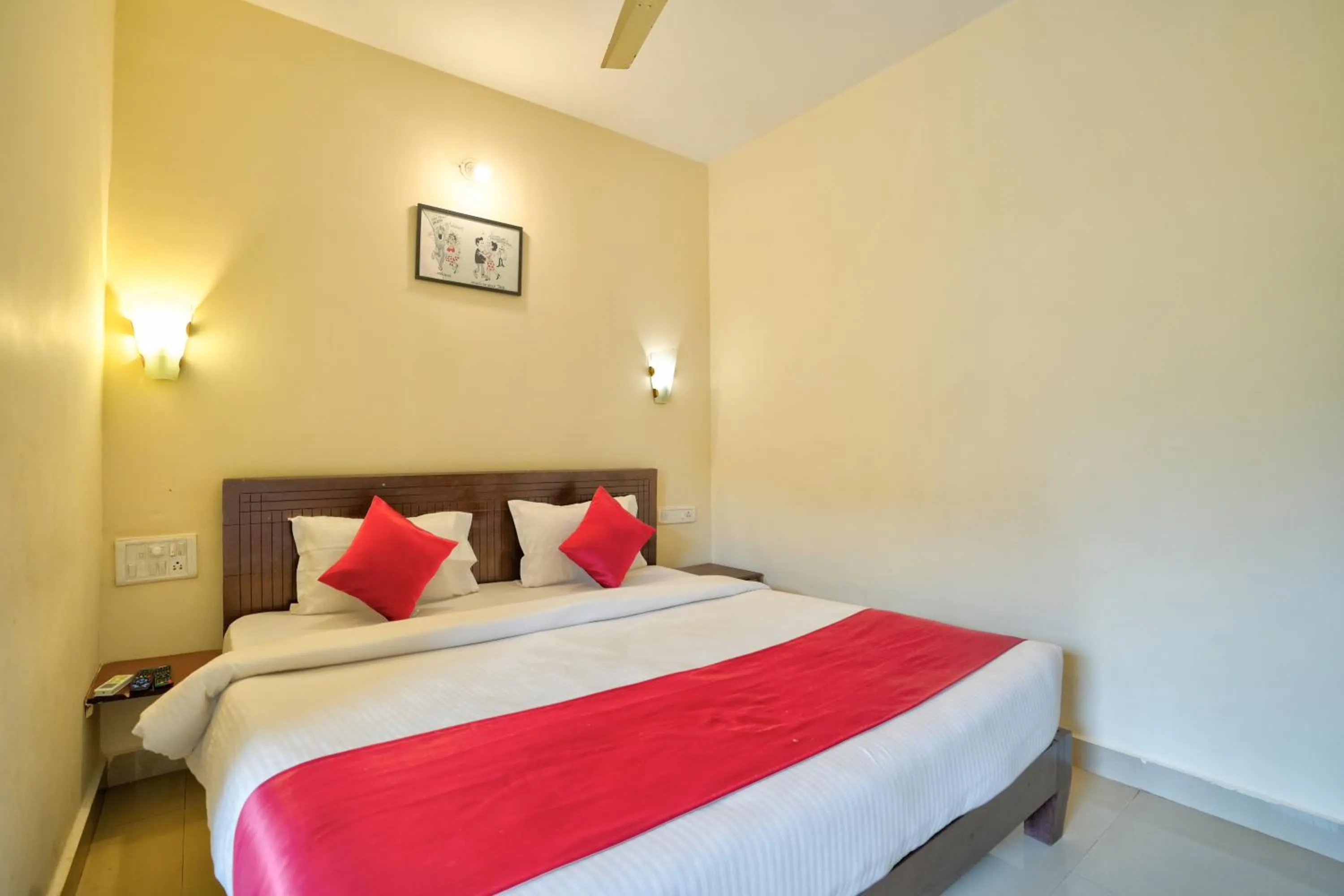 Bedroom, Bed in Hotel Salty Waves Baga