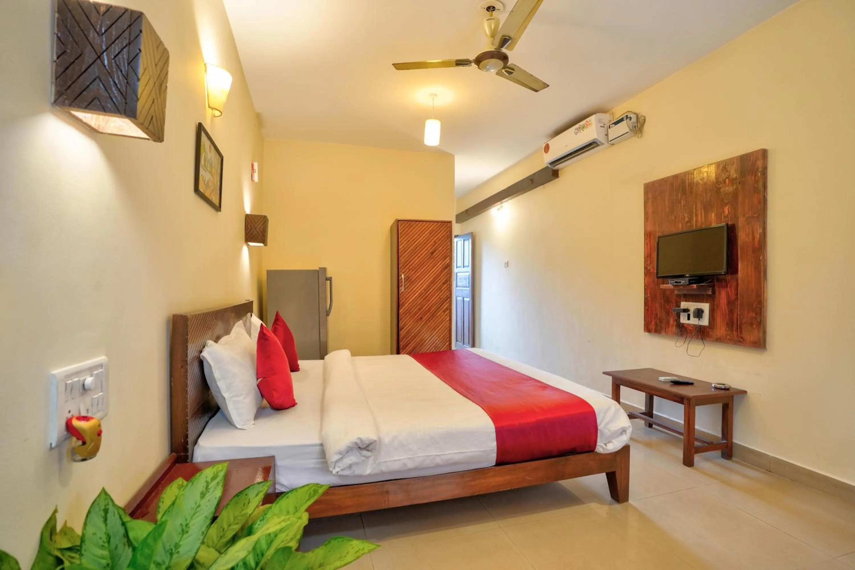 Bedroom, Bed in Hotel Salty Waves Baga