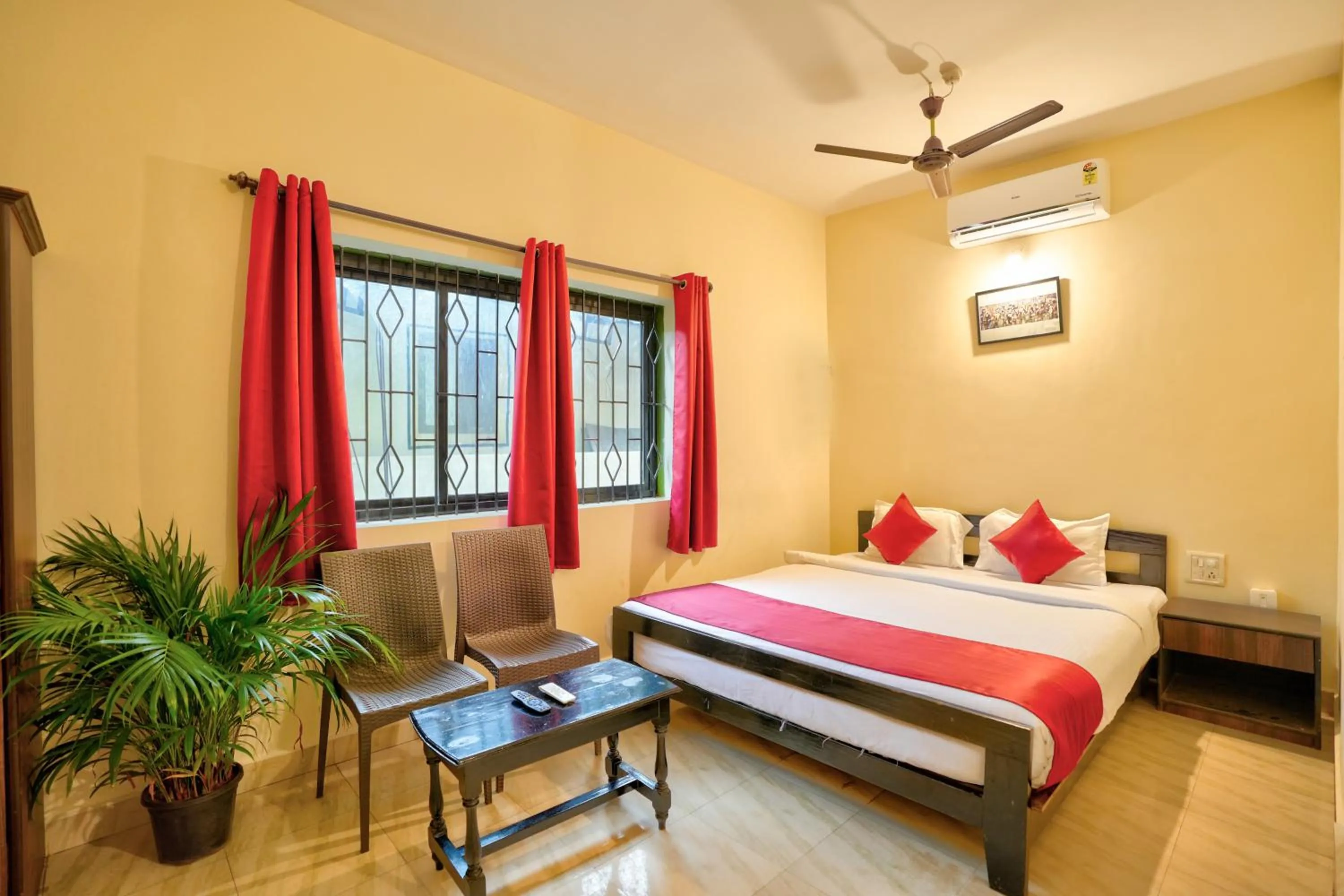 Bedroom, Bed in Hotel Salty Waves Baga