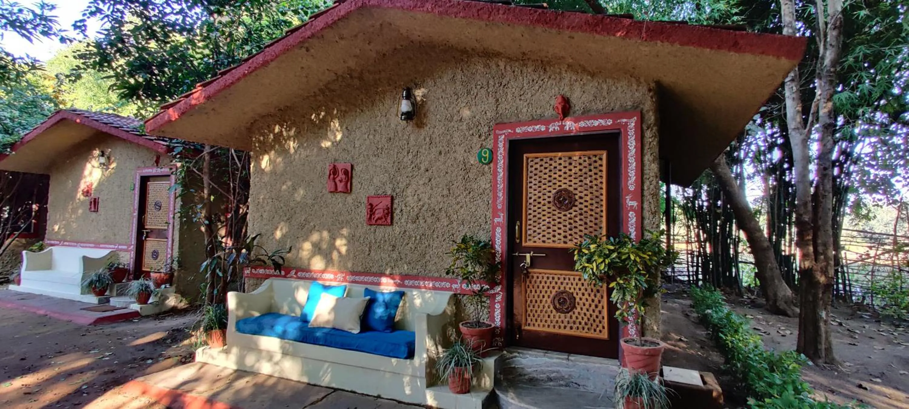 Facade/entrance in Bandhavgarh Jungle Lodge