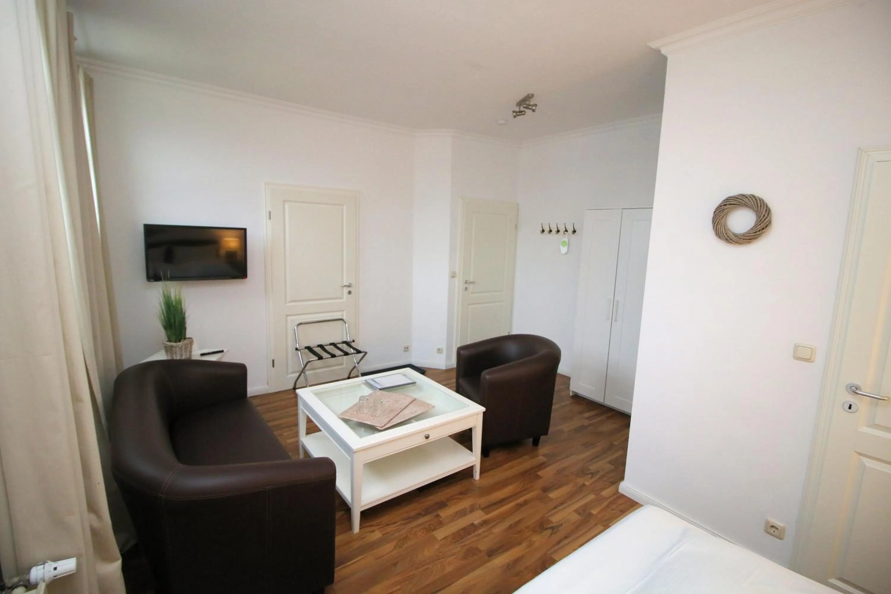 Photo of the whole room, Bed in Haus Bomhoff Sylt