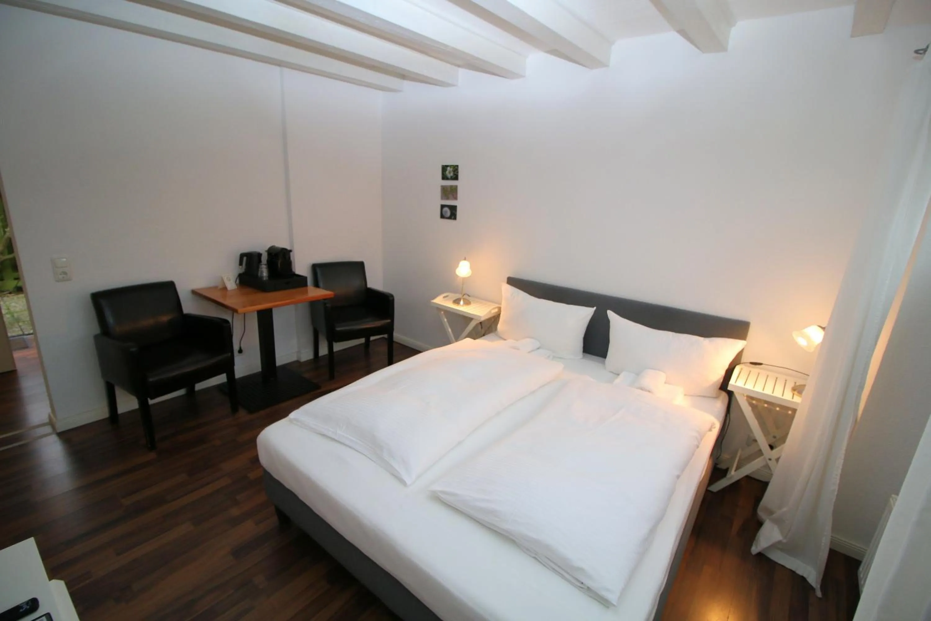 Photo of the whole room, Bed in Haus Bomhoff Sylt