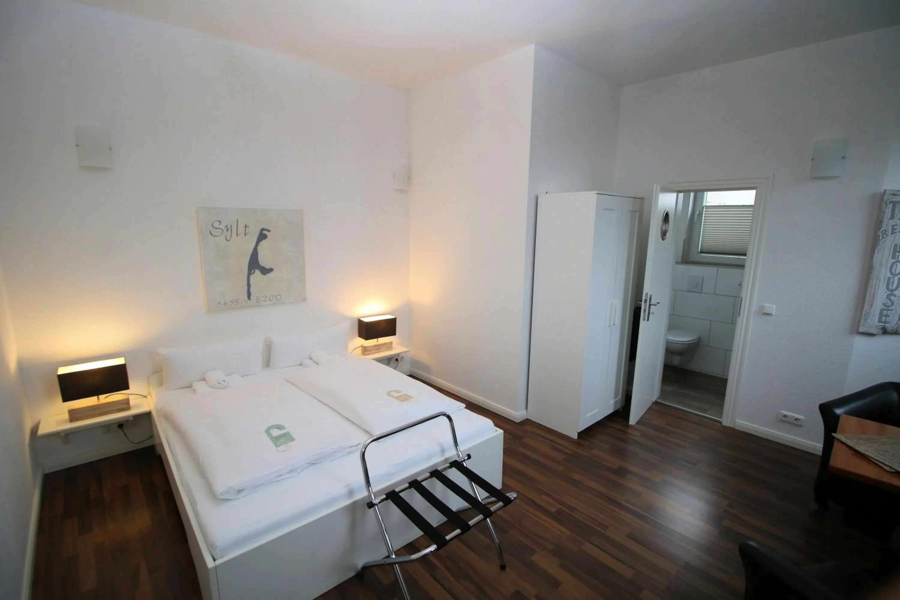 Photo of the whole room, Bed in Haus Bomhoff Sylt