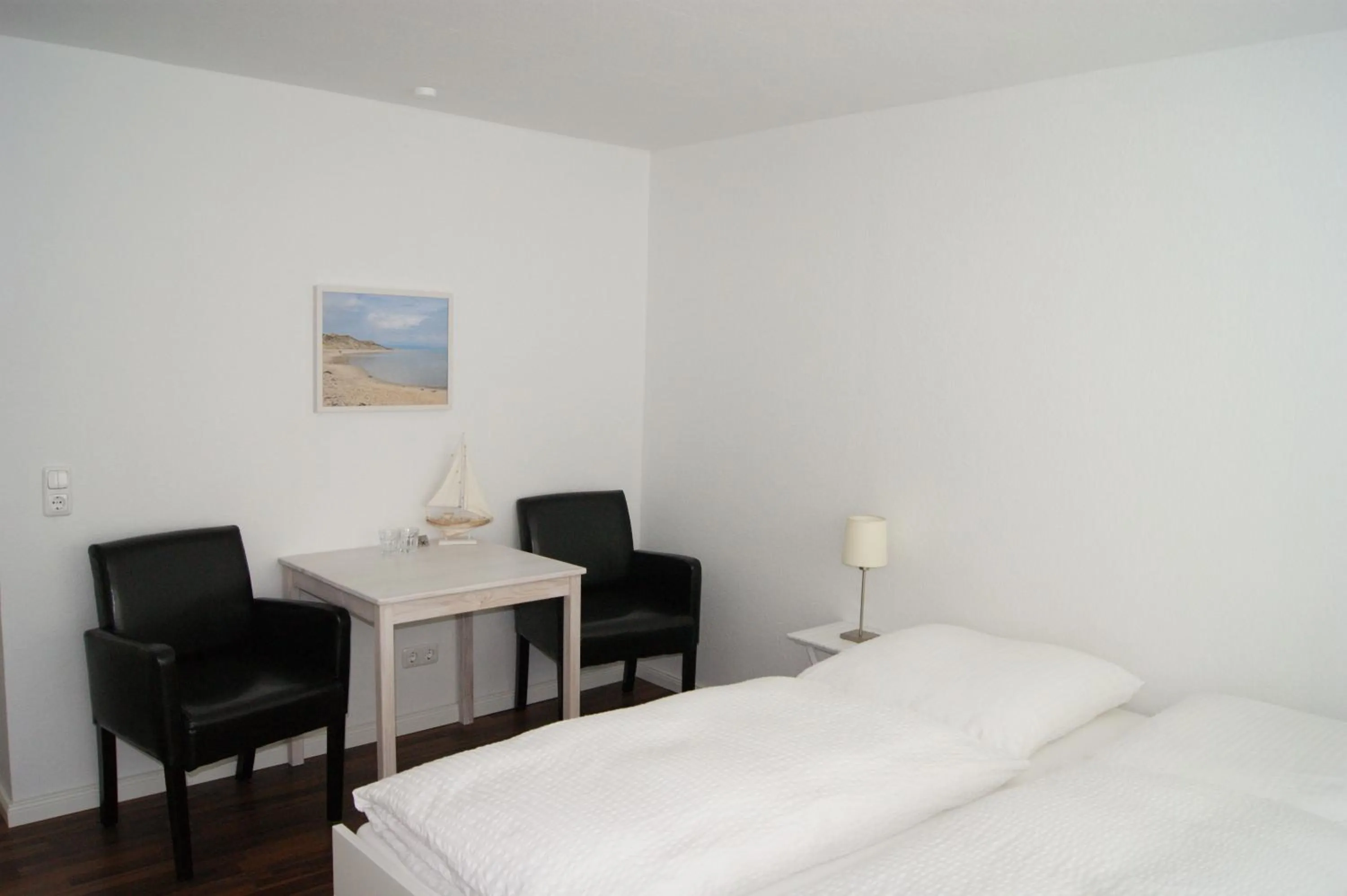 Photo of the whole room, Bed in Haus Bomhoff Sylt