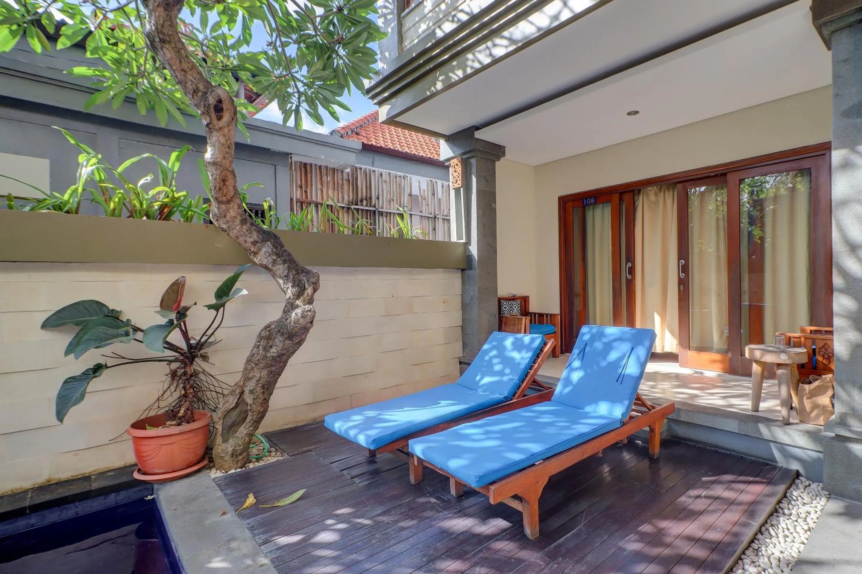 Lobby or reception in OYO Life 92852 Singgah Hotel Legian