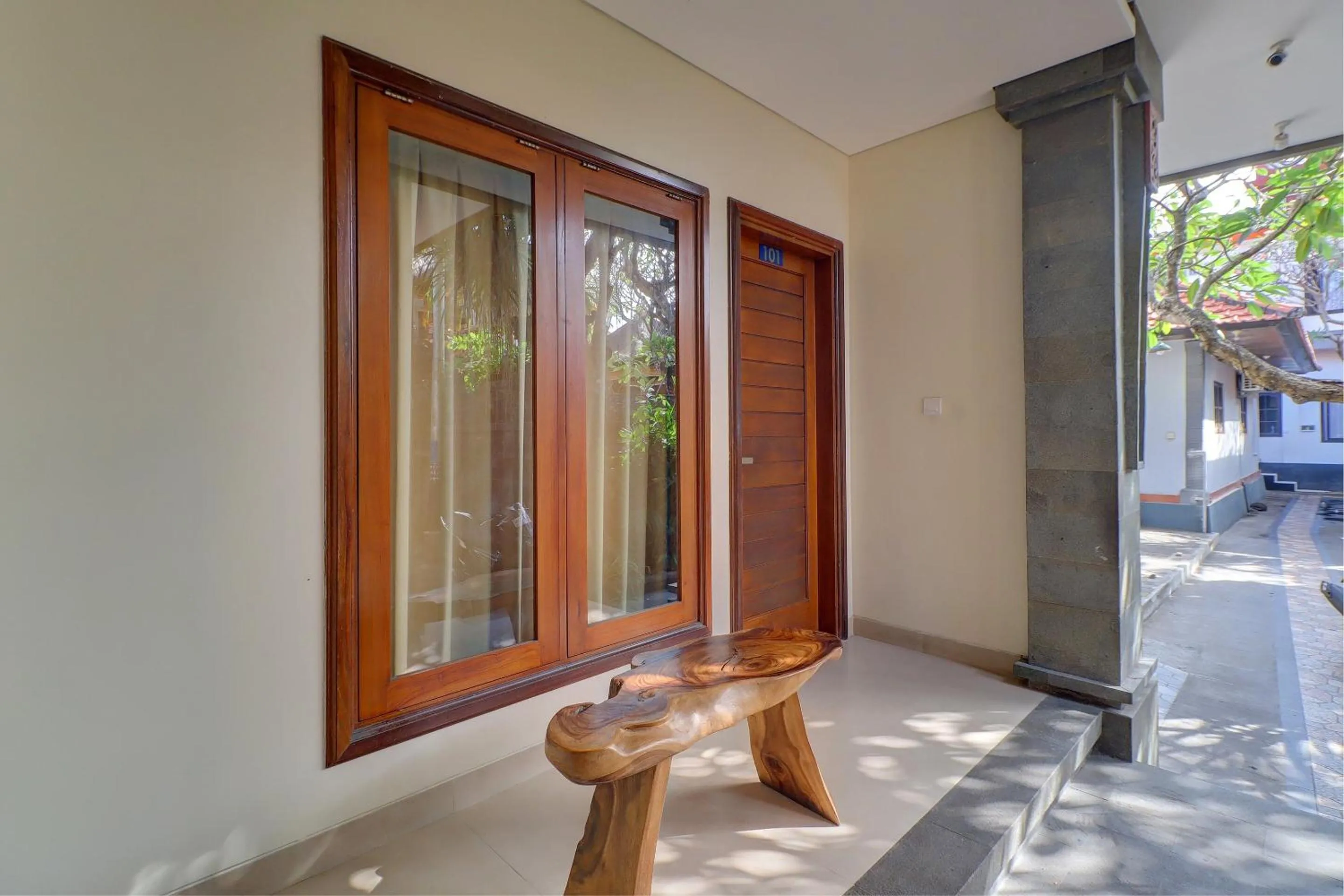 Lobby or reception in OYO Life 92852 Singgah Hotel Legian