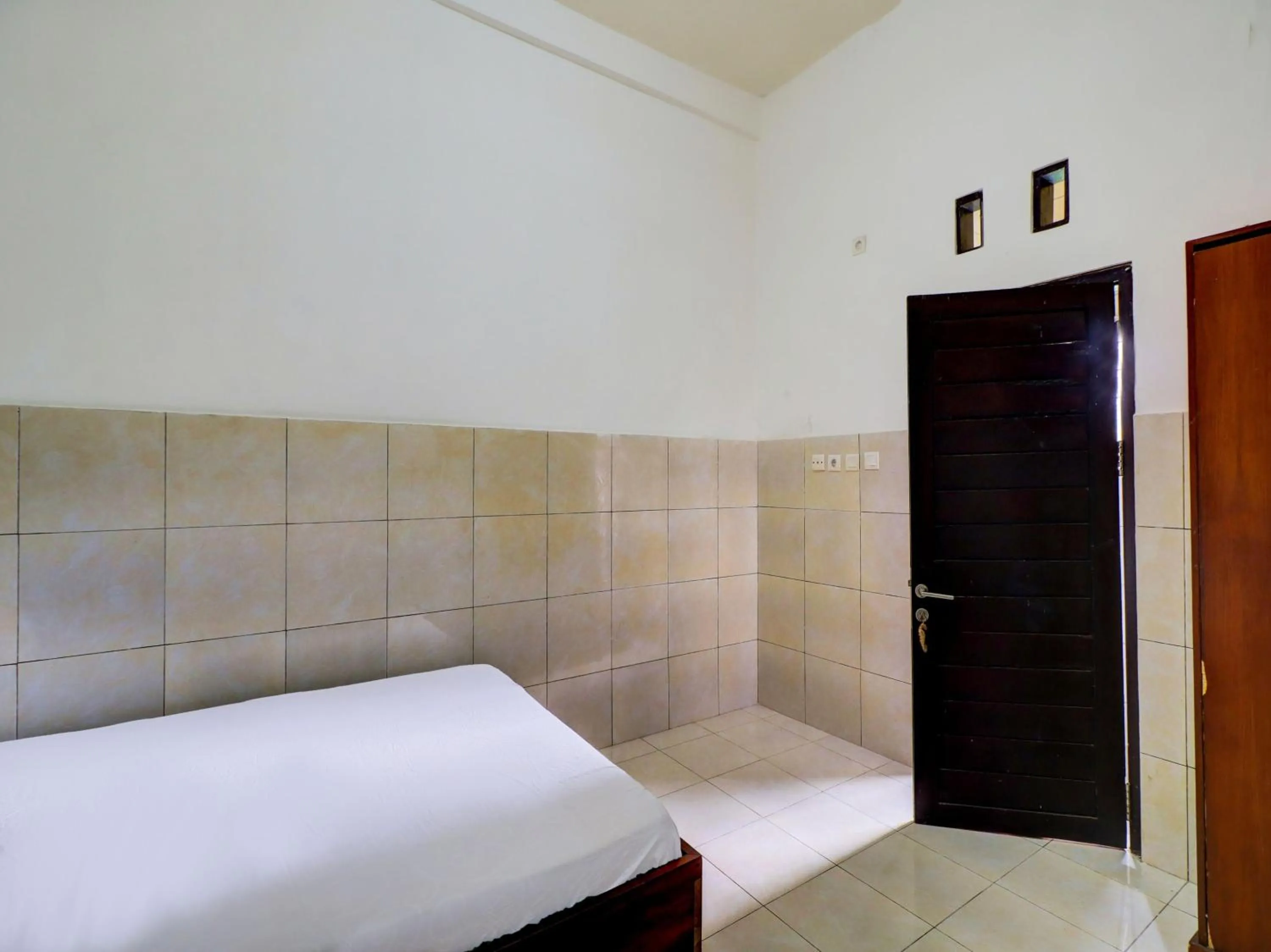 Bedroom, Bed in OYO Life 92841 Kos 88