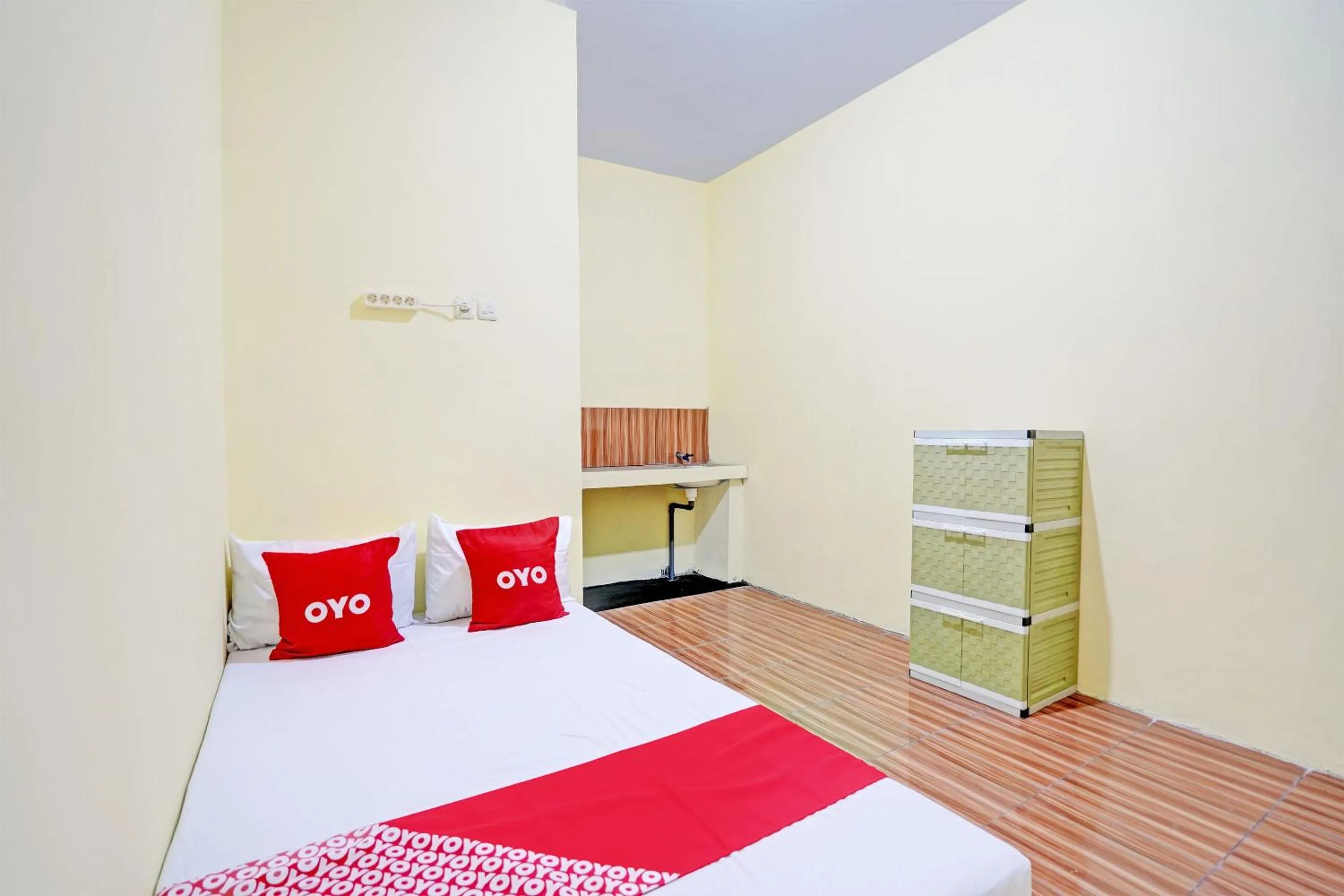 Bedroom, Bed in OYO Life 92920 Rumah Kost Azca