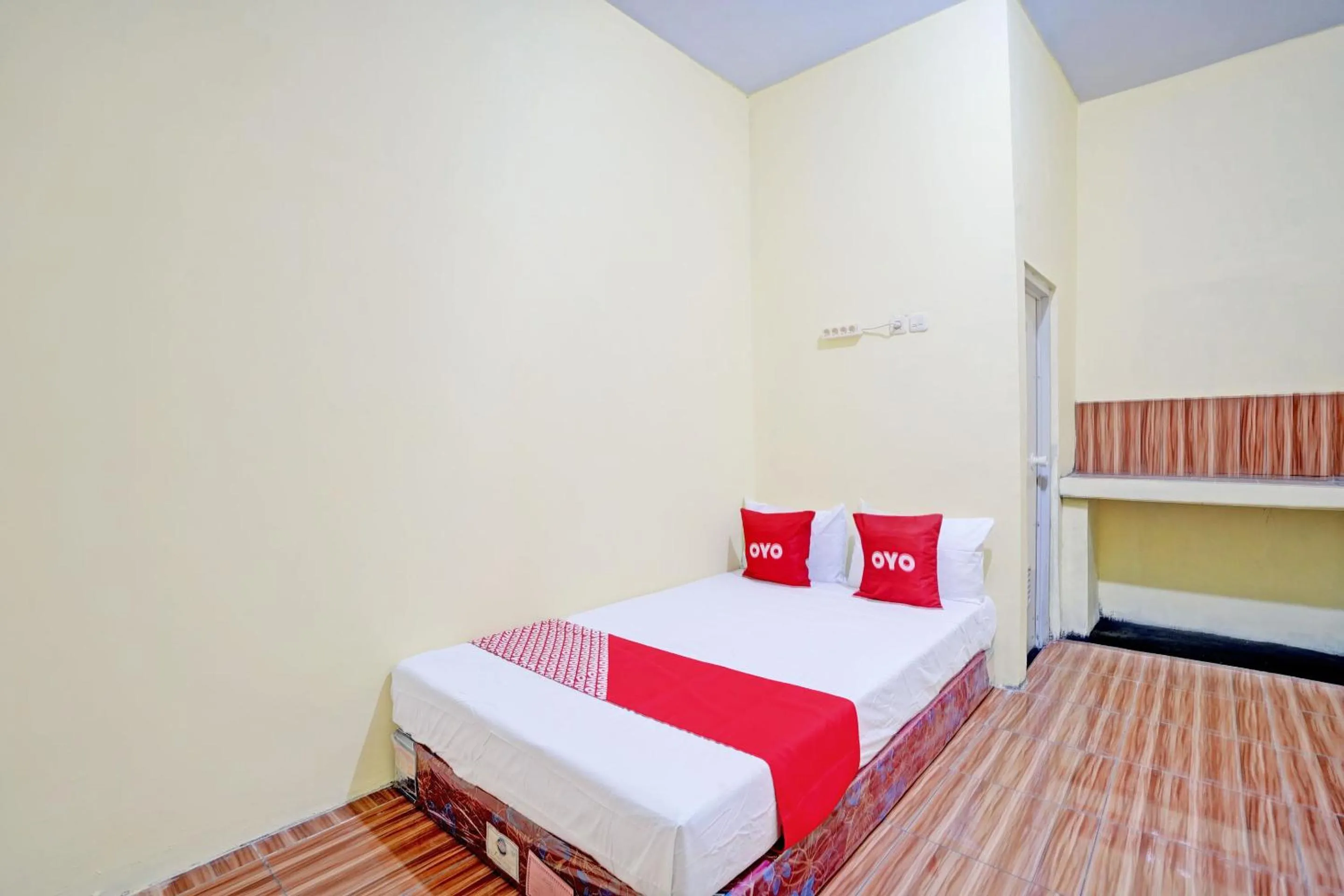 Bedroom, Bed in OYO Life 92920 Rumah Kost Azca