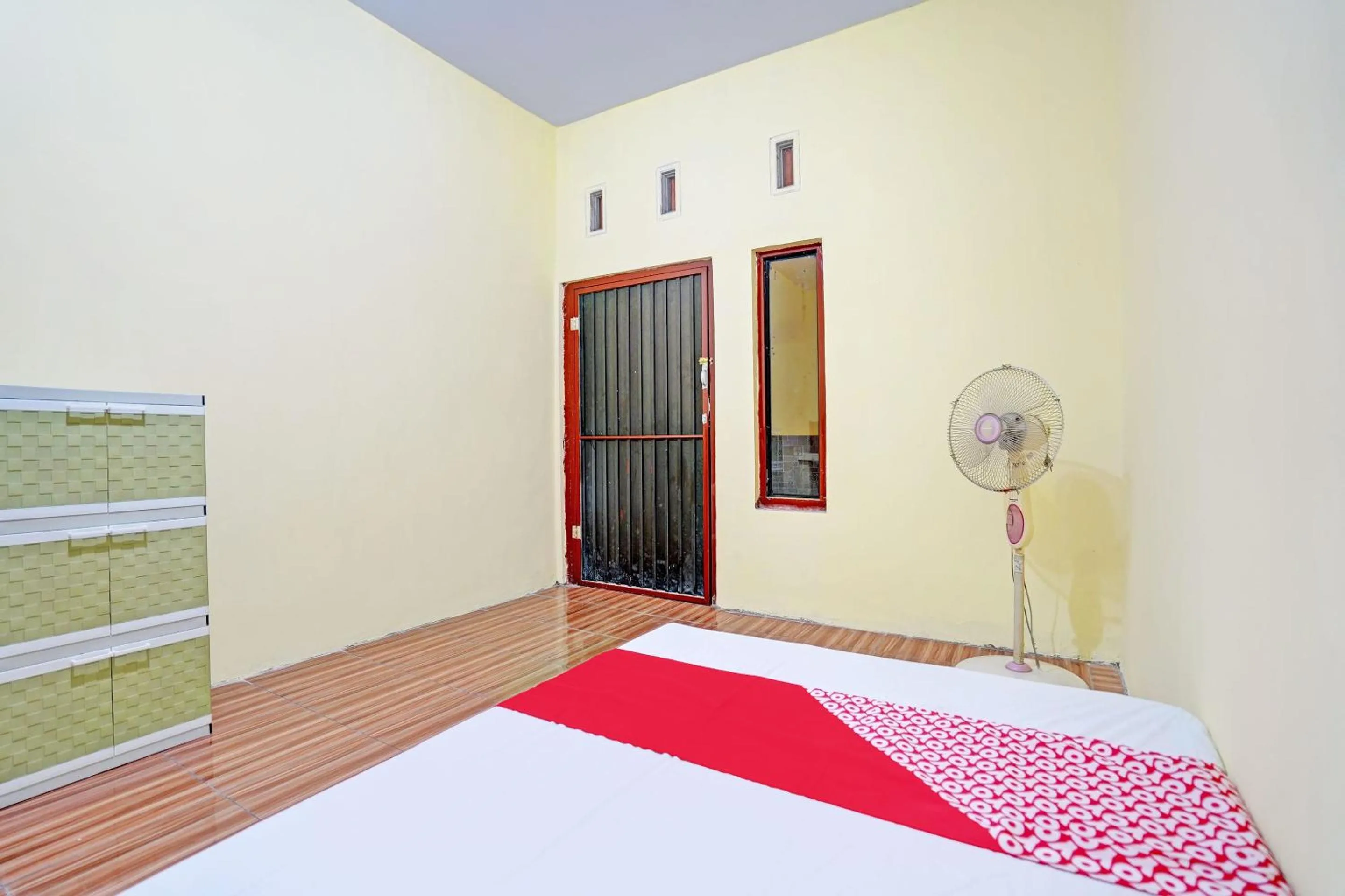 Bedroom, Bed in OYO Life 92920 Rumah Kost Azca