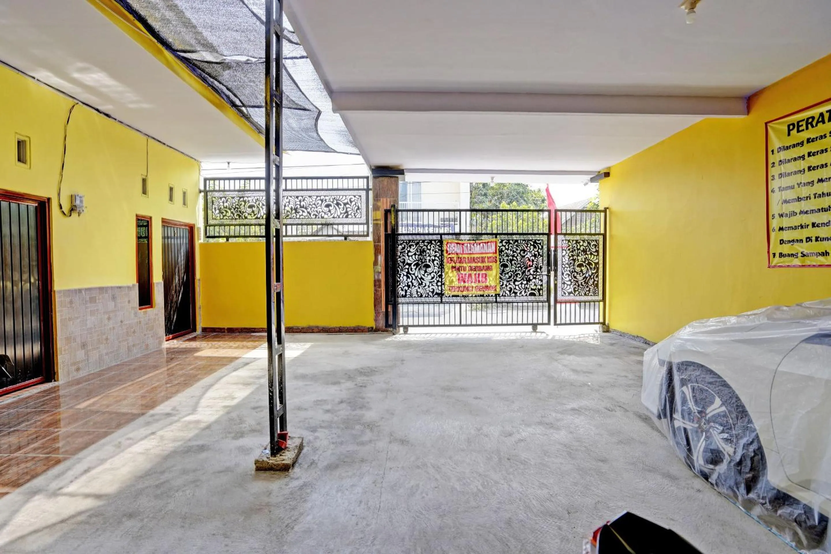 Lobby or reception in OYO Life 92920 Rumah Kost Azca