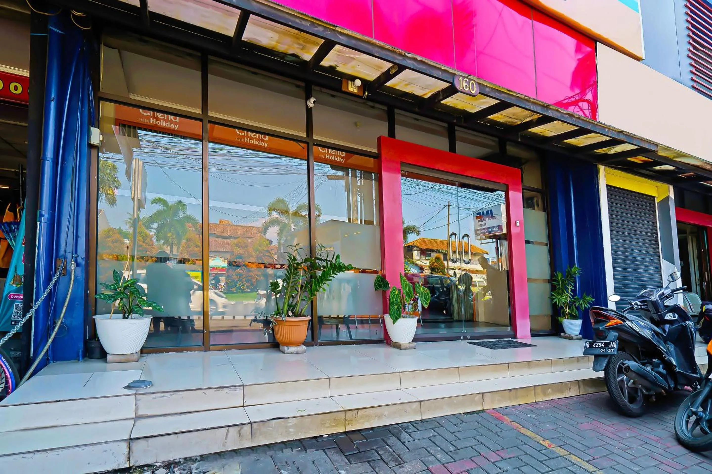 Facade/entrance in OYO Life 92720 Mekarwangi Guest House