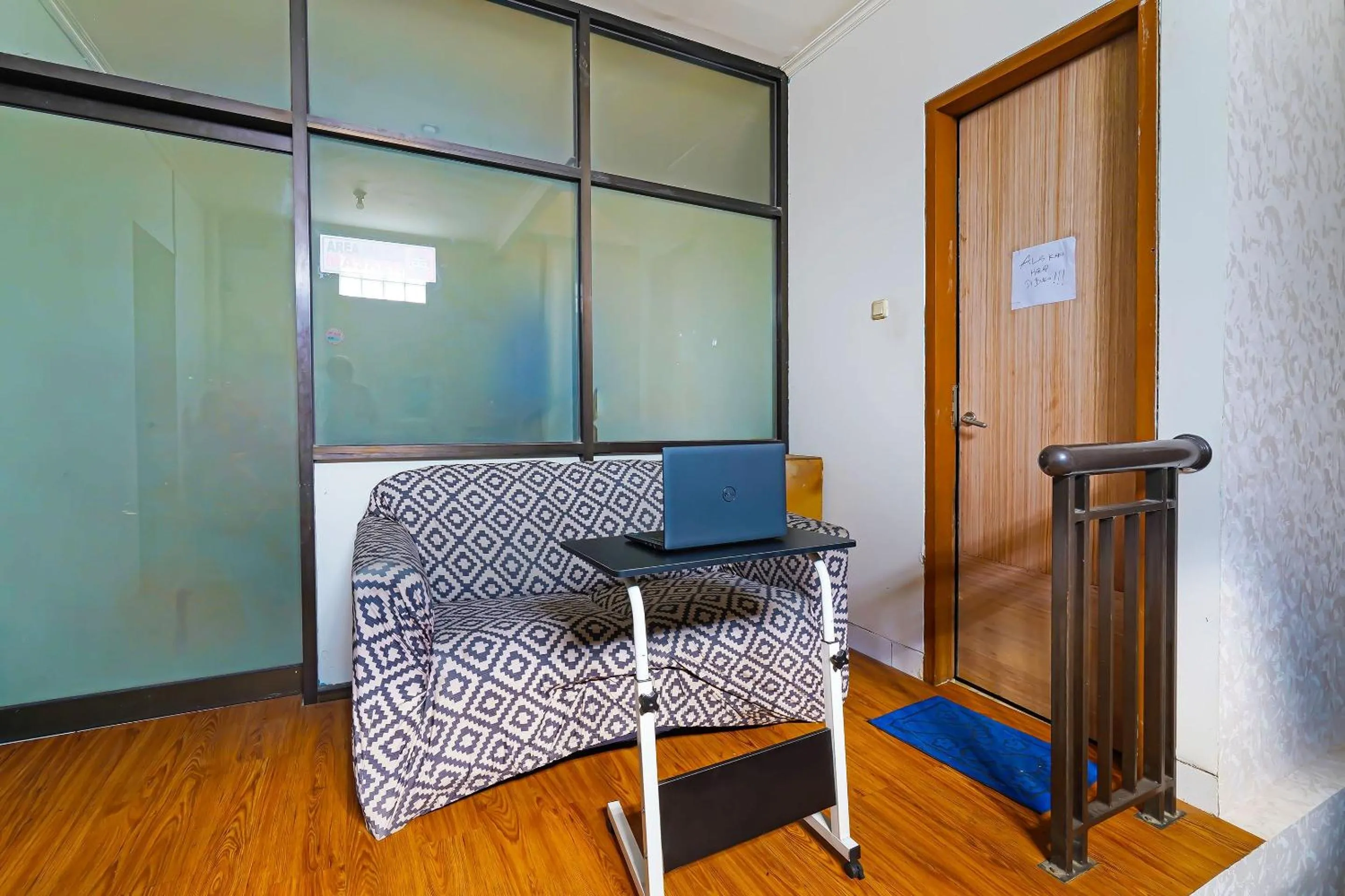 Lobby or reception in OYO Life 92720 Mekarwangi Guest House