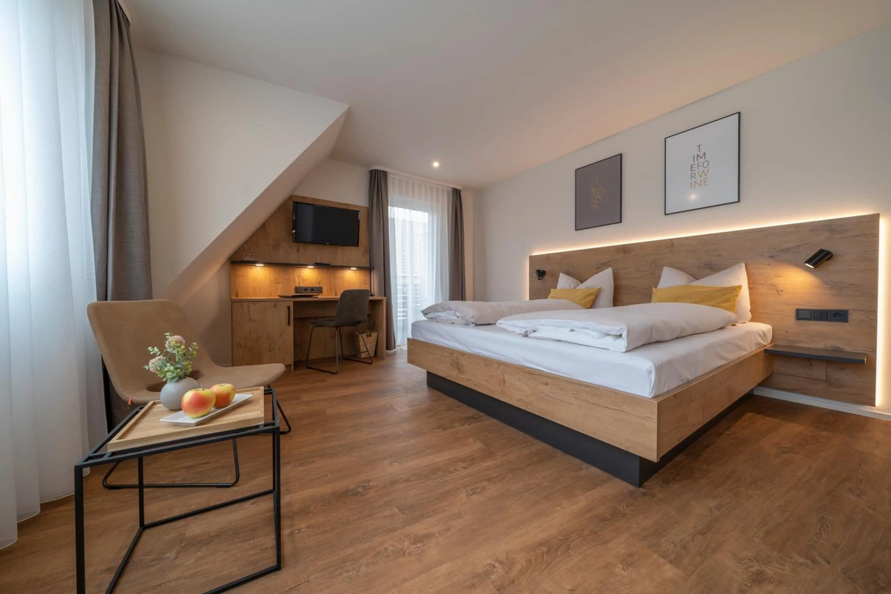 Photo of the whole room, Bed in Pflugwirts Hotel und Gasthaus