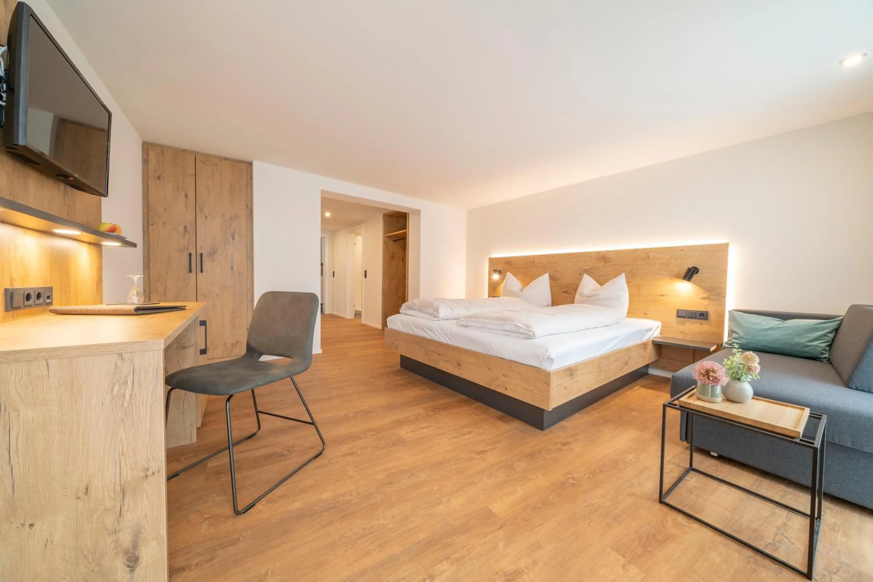 Photo of the whole room, Bed in Pflugwirts Hotel und Gasthaus