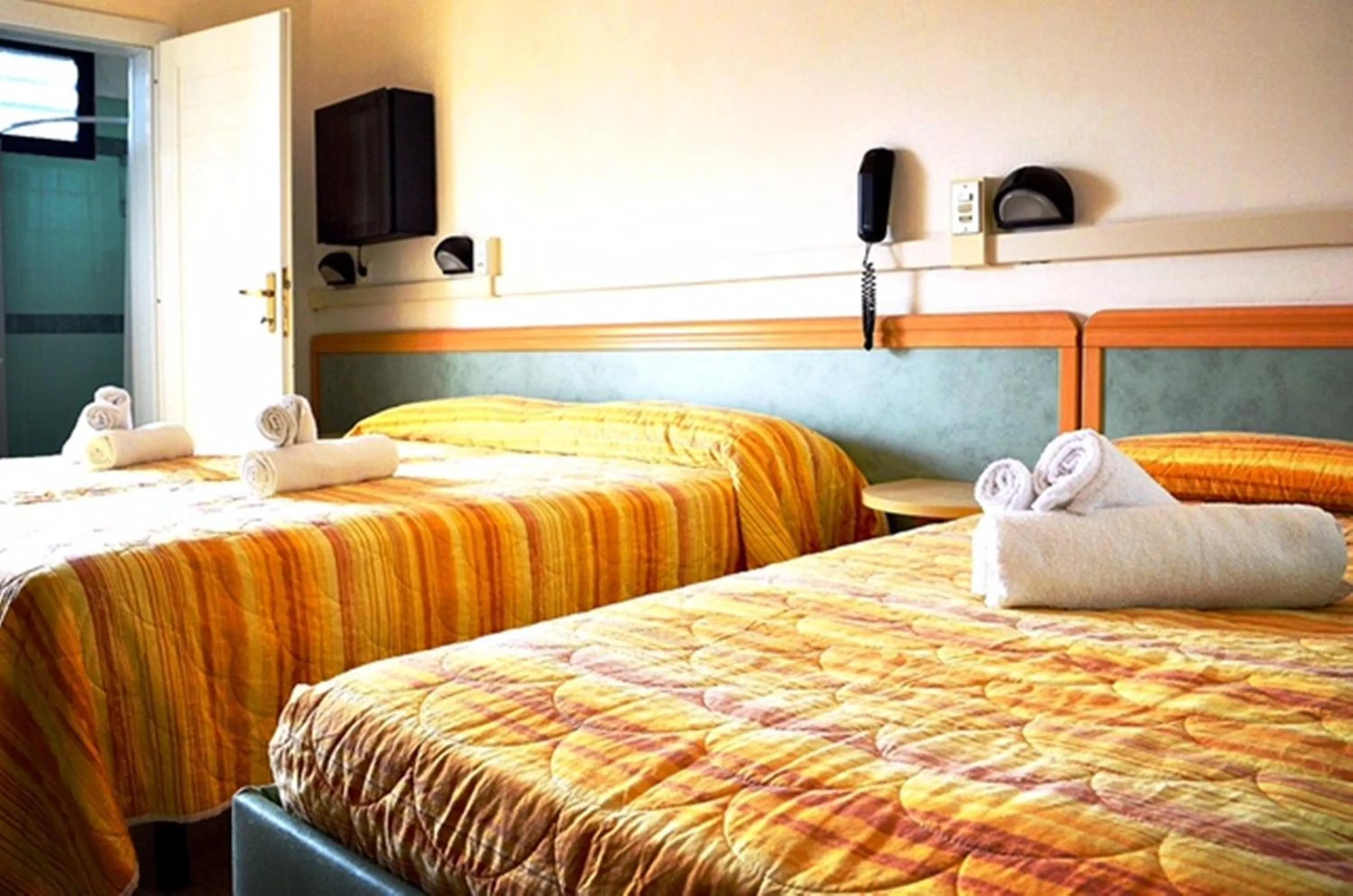 Bedroom, Bed in Hotel Lux