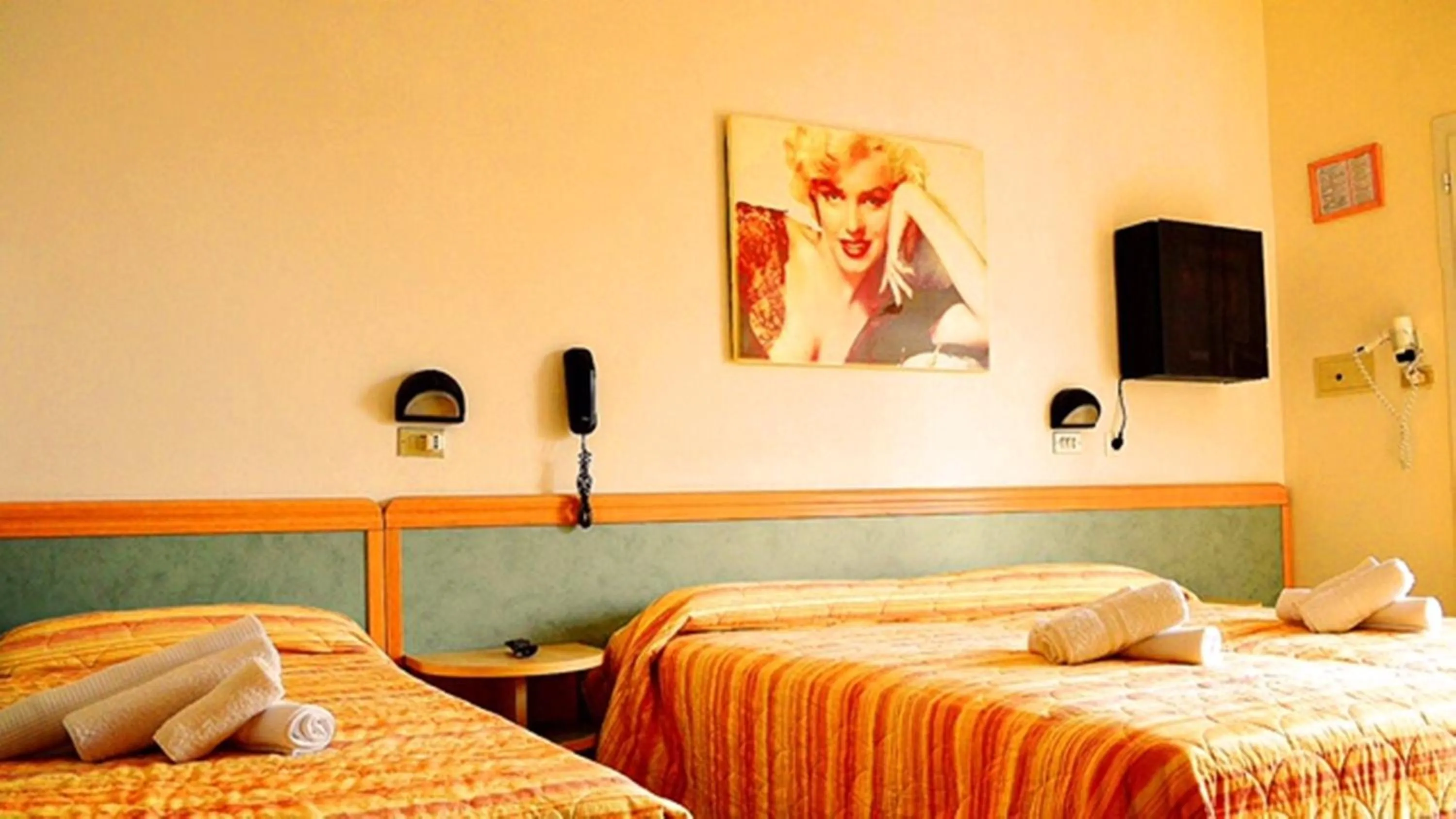 Bedroom, Bed in Hotel Lux