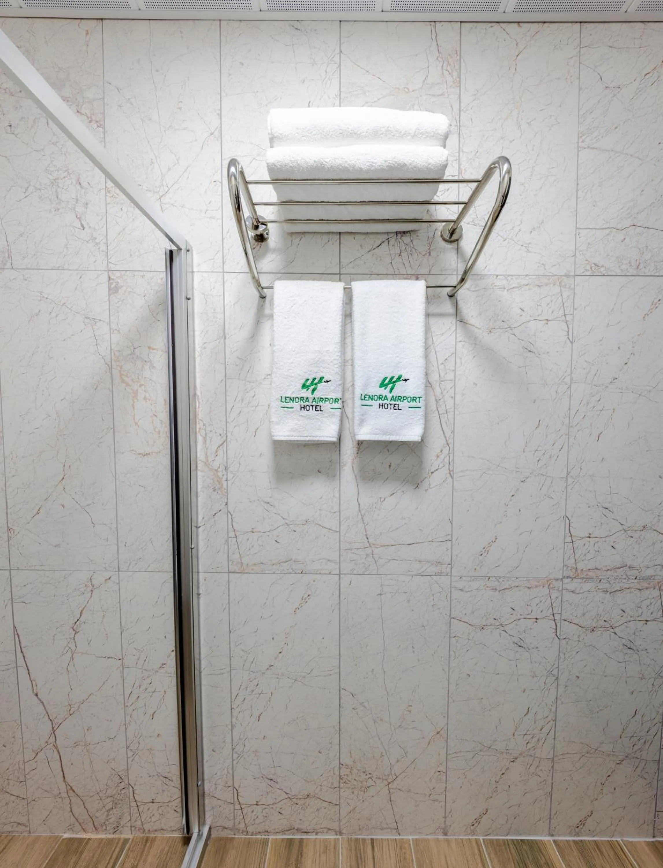 towels in Lenora Airport Hotel