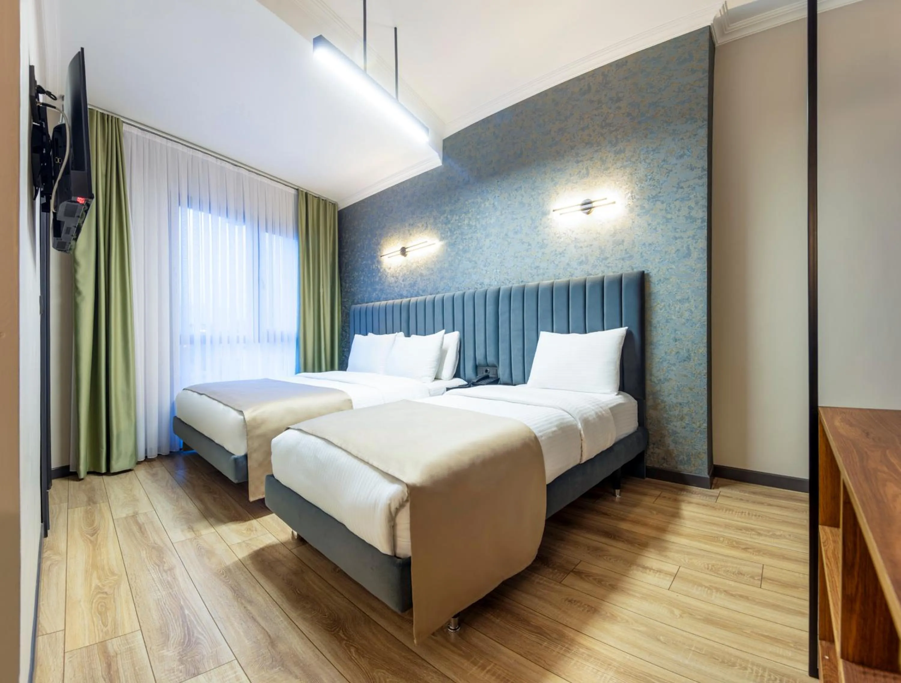 Massage, Bed in Lenora Airport Hotel