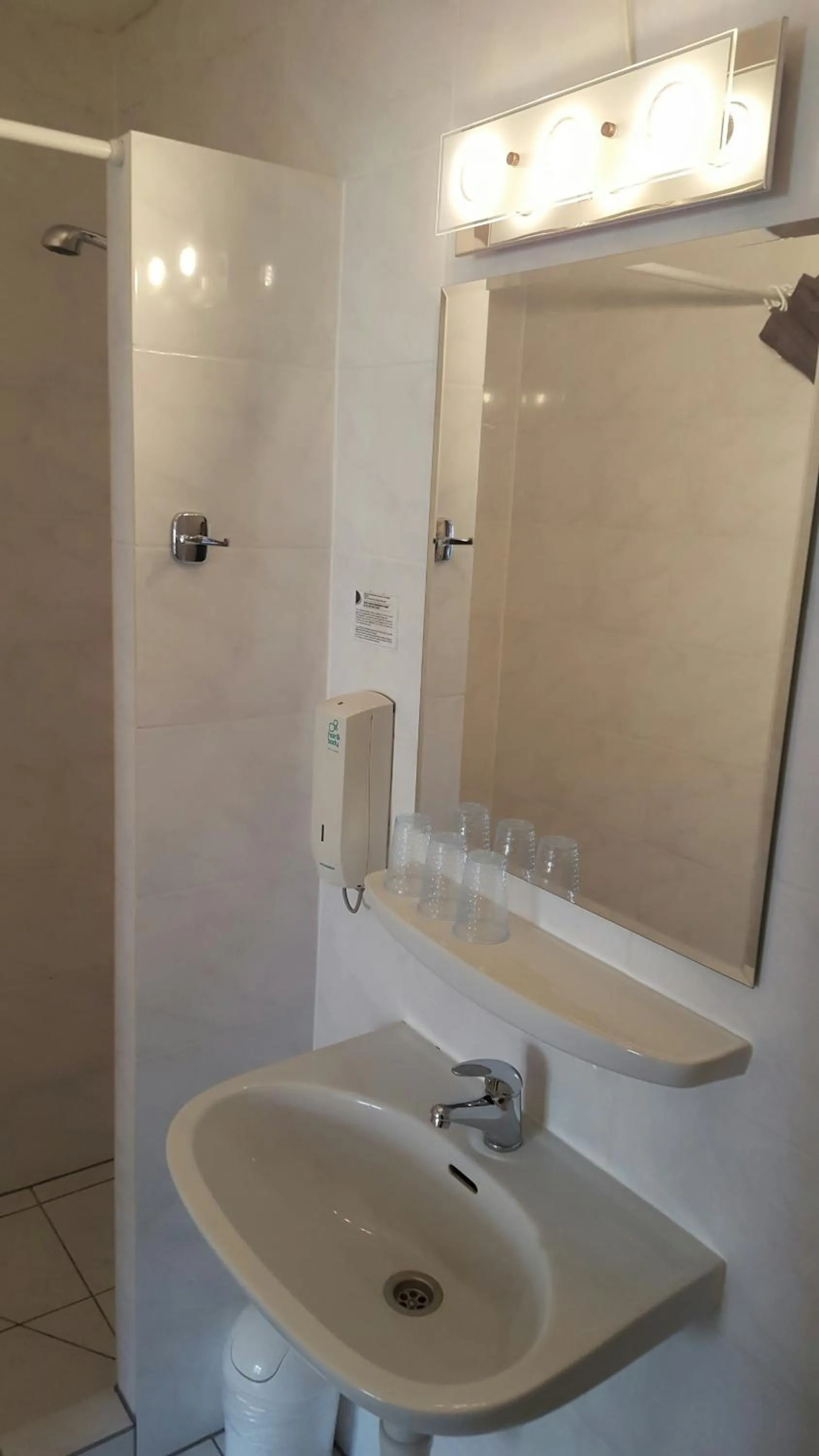 Bathroom in Hotel Dupuis