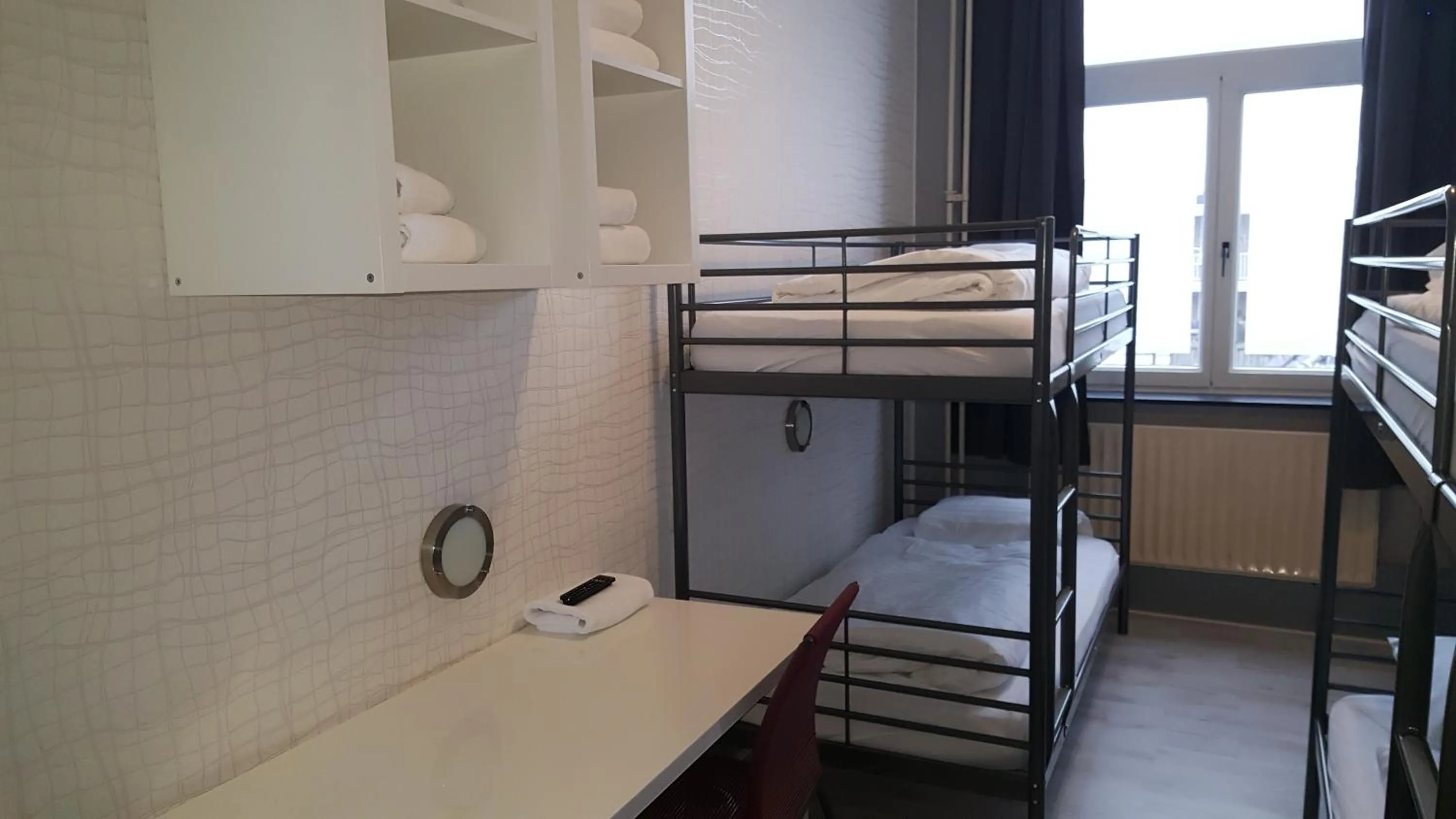 bunk bed, Bed in Hotel Dupuis
