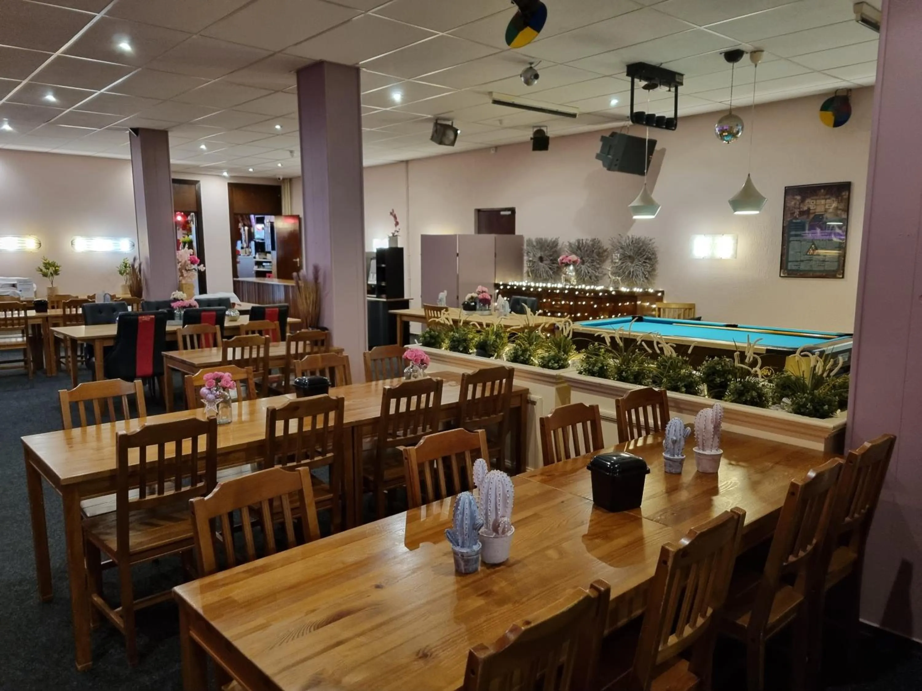 Breakfast in Hotel Dupuis