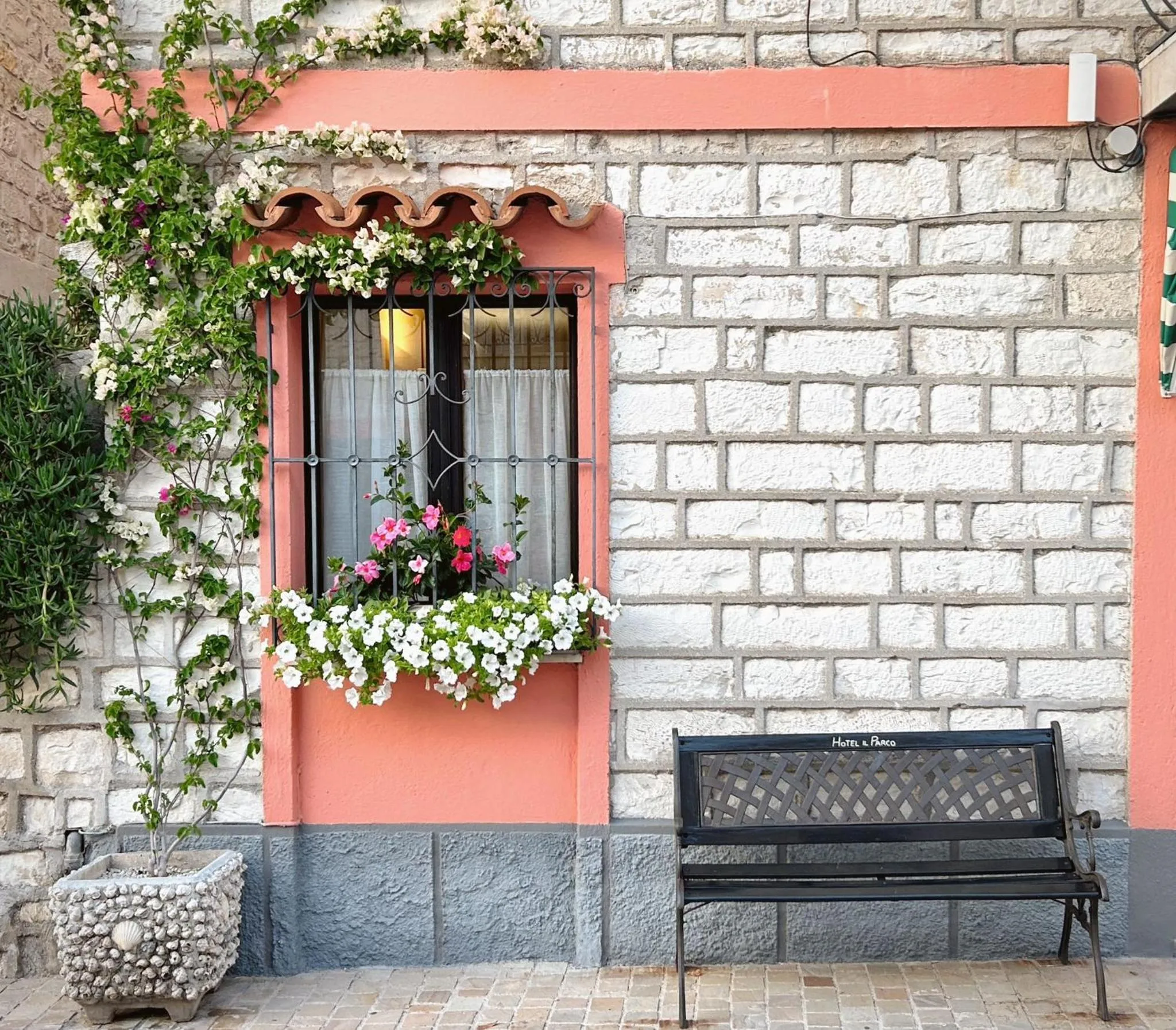 Property building in Hotel "Il Parco" B&B Sirolo