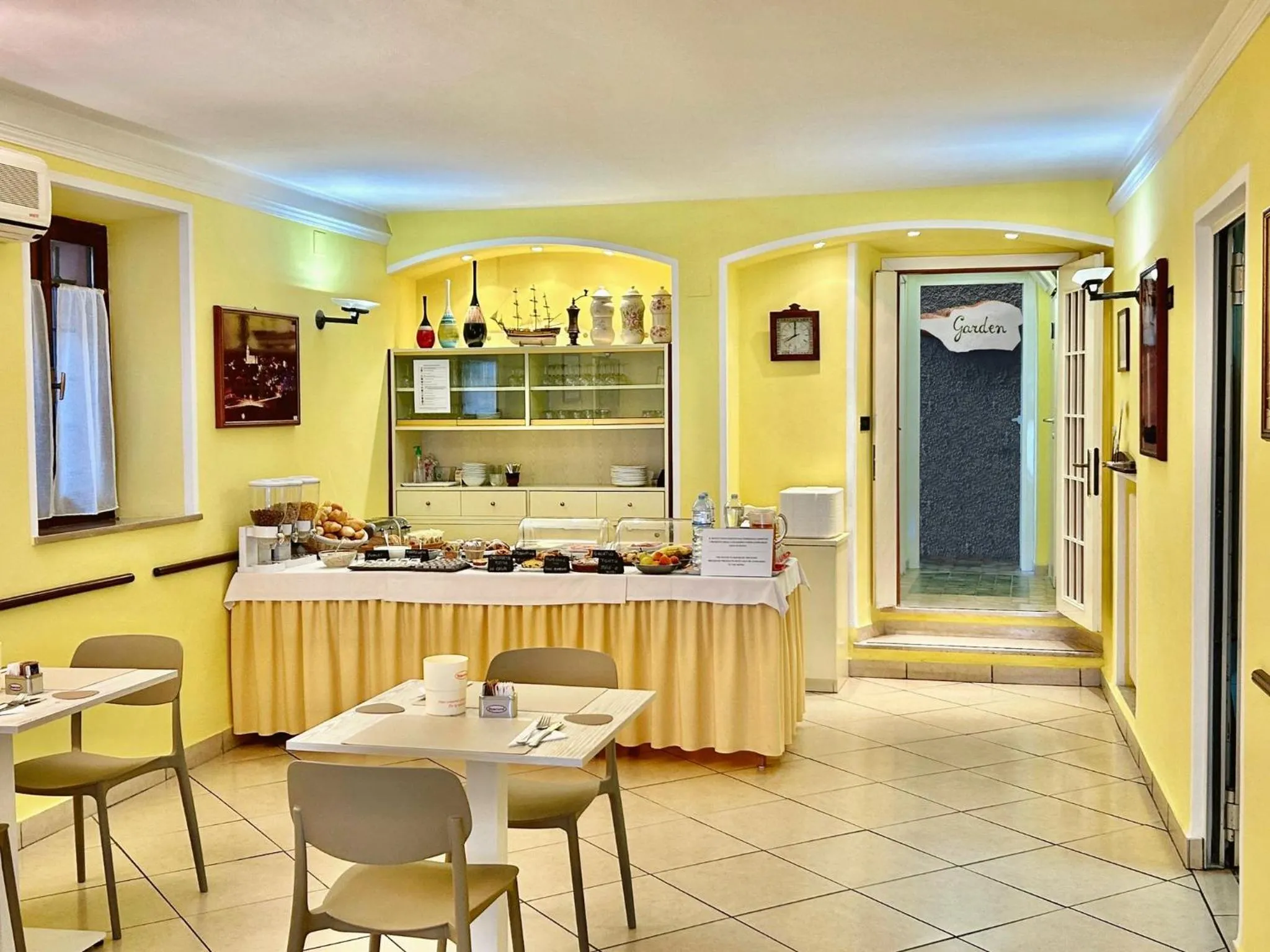Breakfast in Hotel "Il Parco" B&B Sirolo