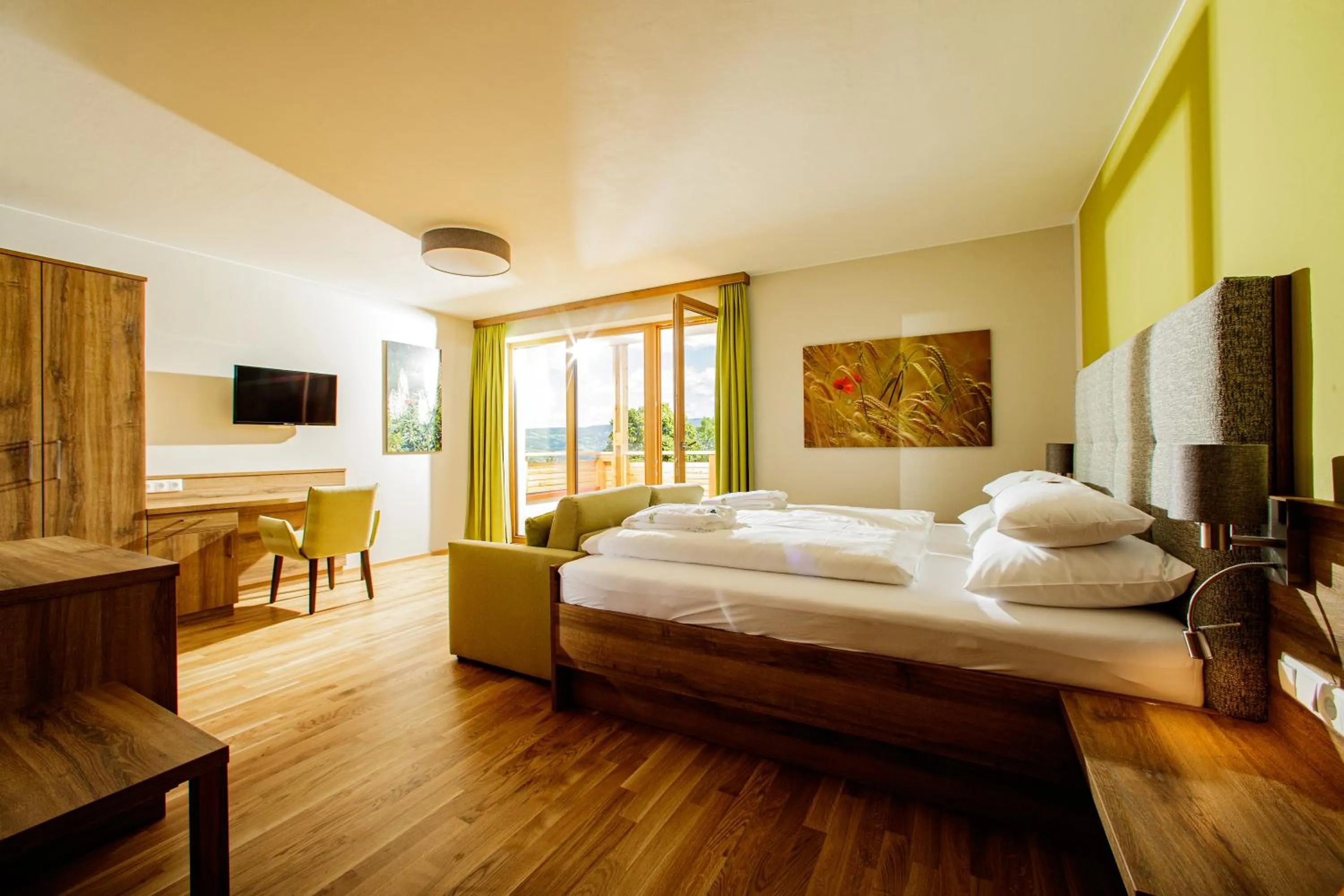 Photo of the whole room, Bed in Der Almblick