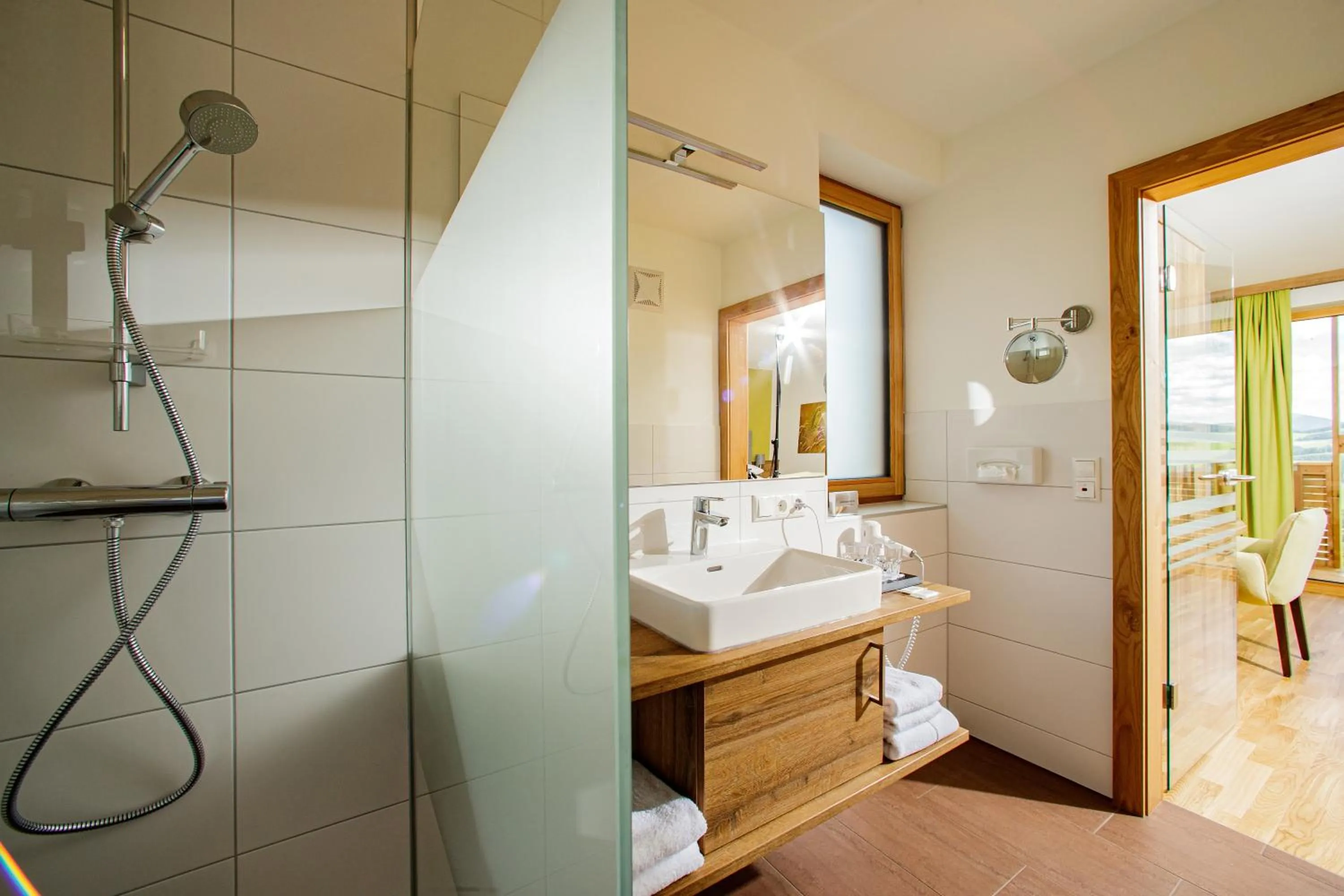 Photo of the whole room, Bed in Der Almblick