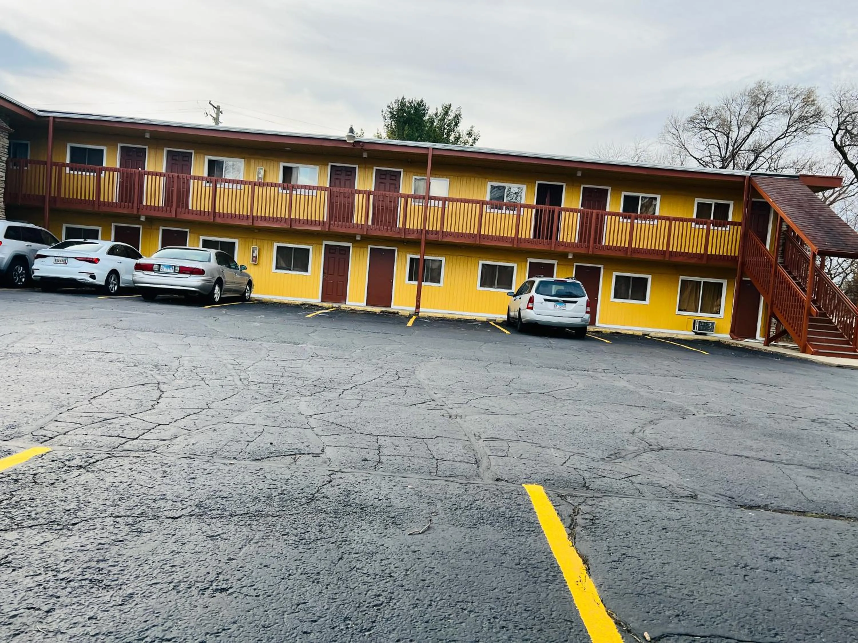 Parking in Clayton House Motel