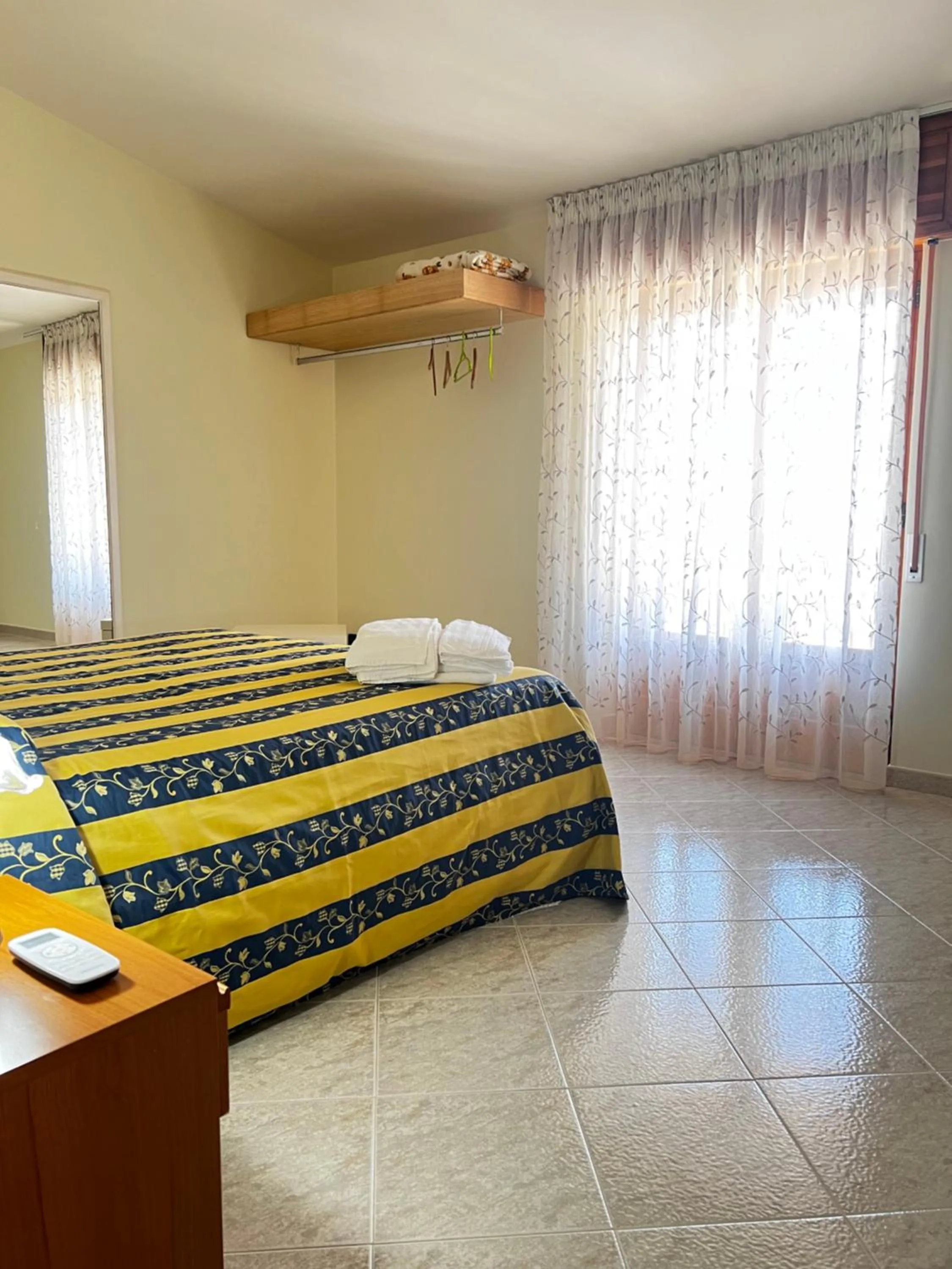 Bedroom, Bed in Mamaral