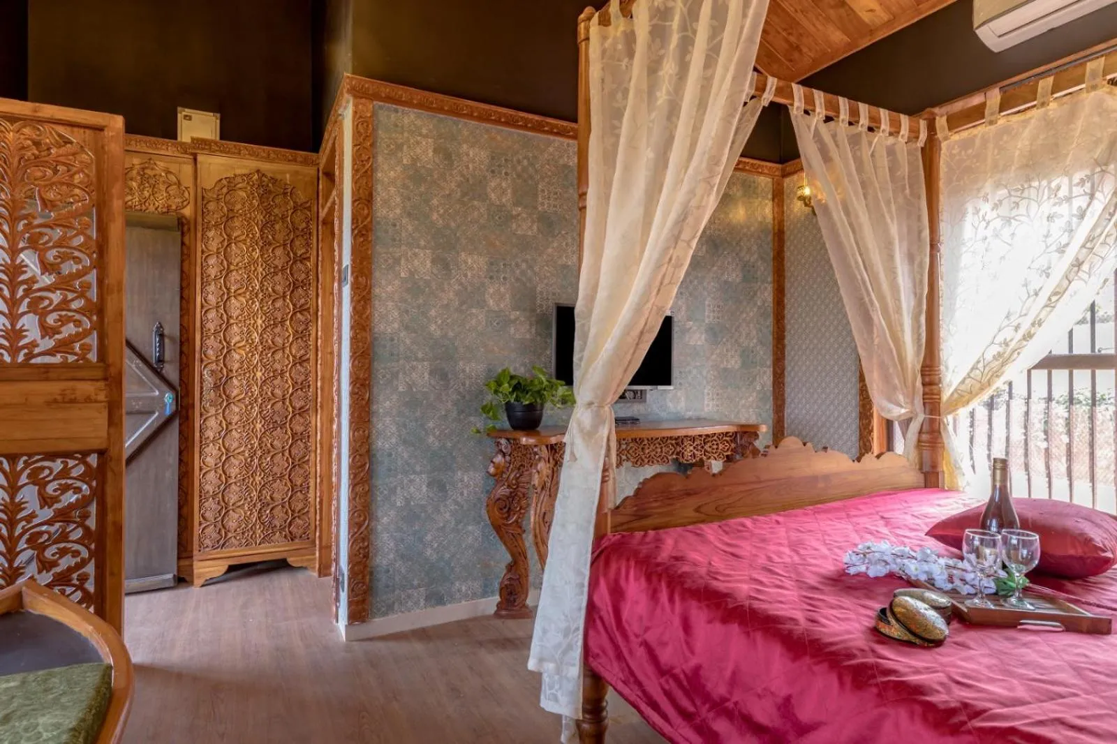 Bed in Dio Regaalo Theme Resort, Ratnagiri