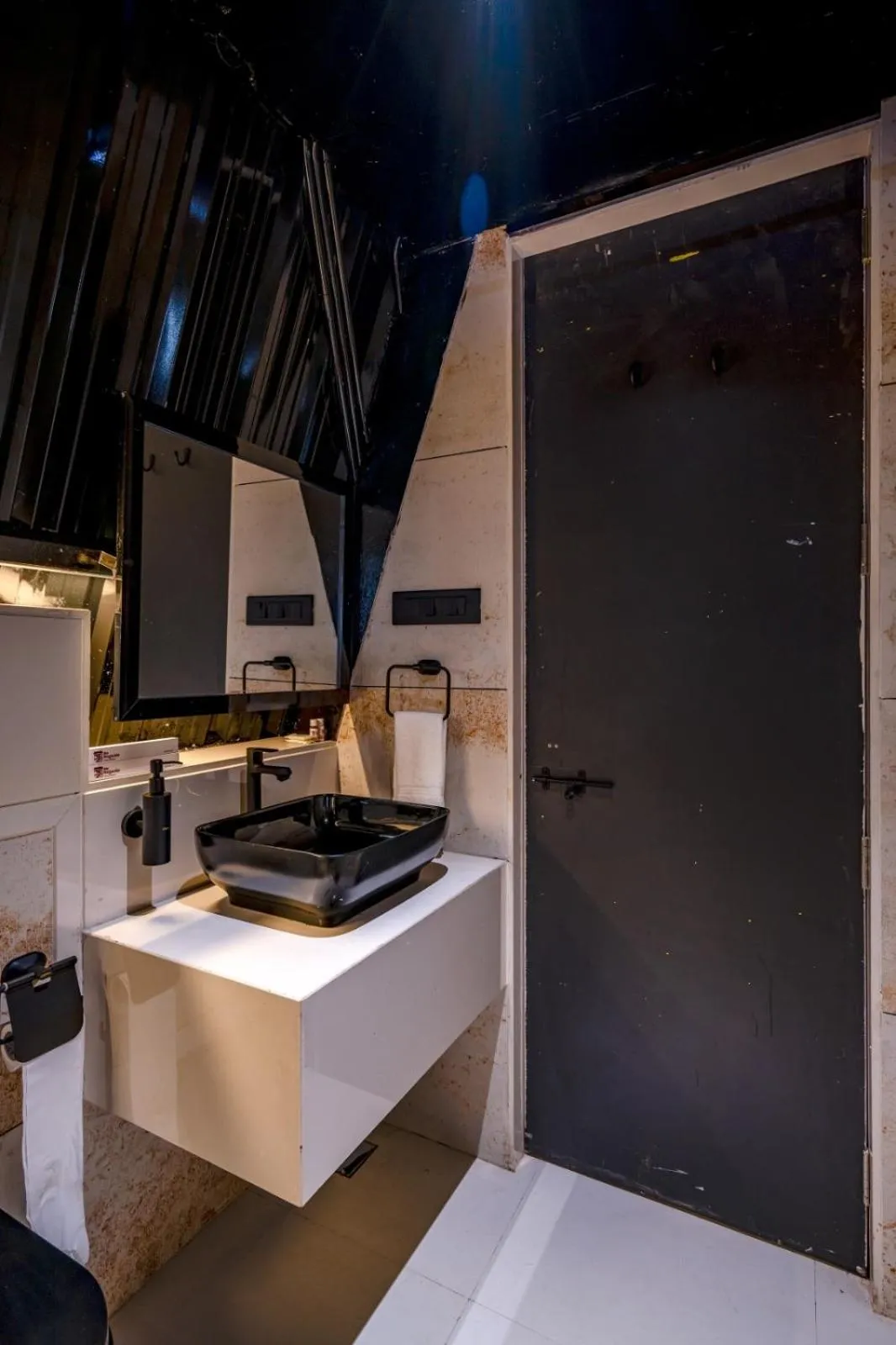 Bathroom in Dio Regaalo Theme Resort, Ratnagiri