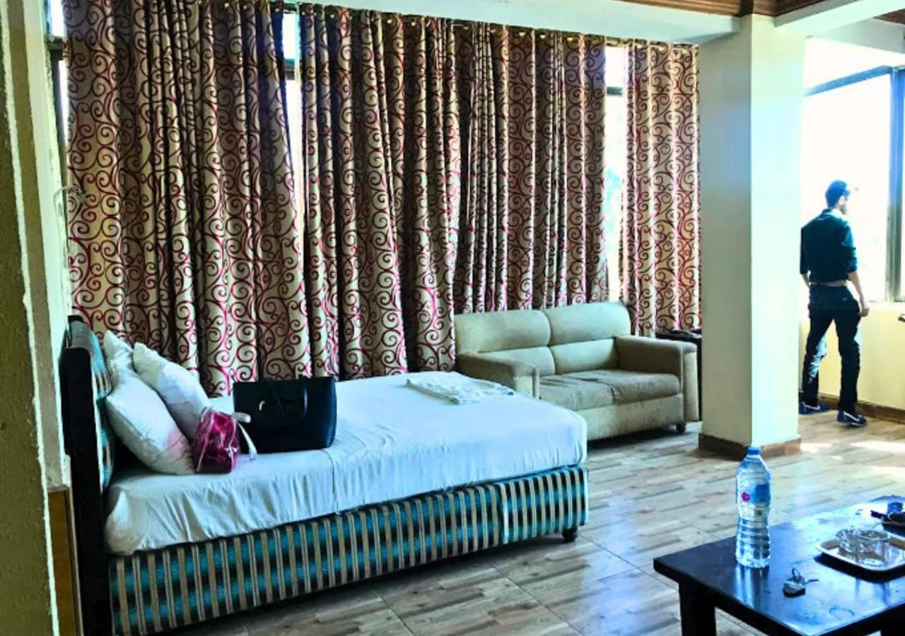 Bed in New Islamabad Hotel