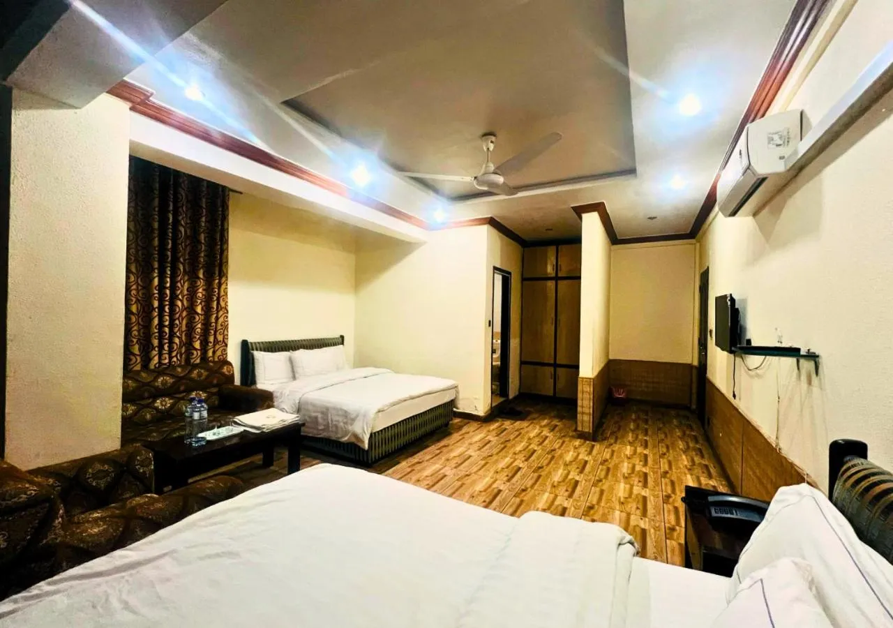 Bed in New Islamabad Hotel