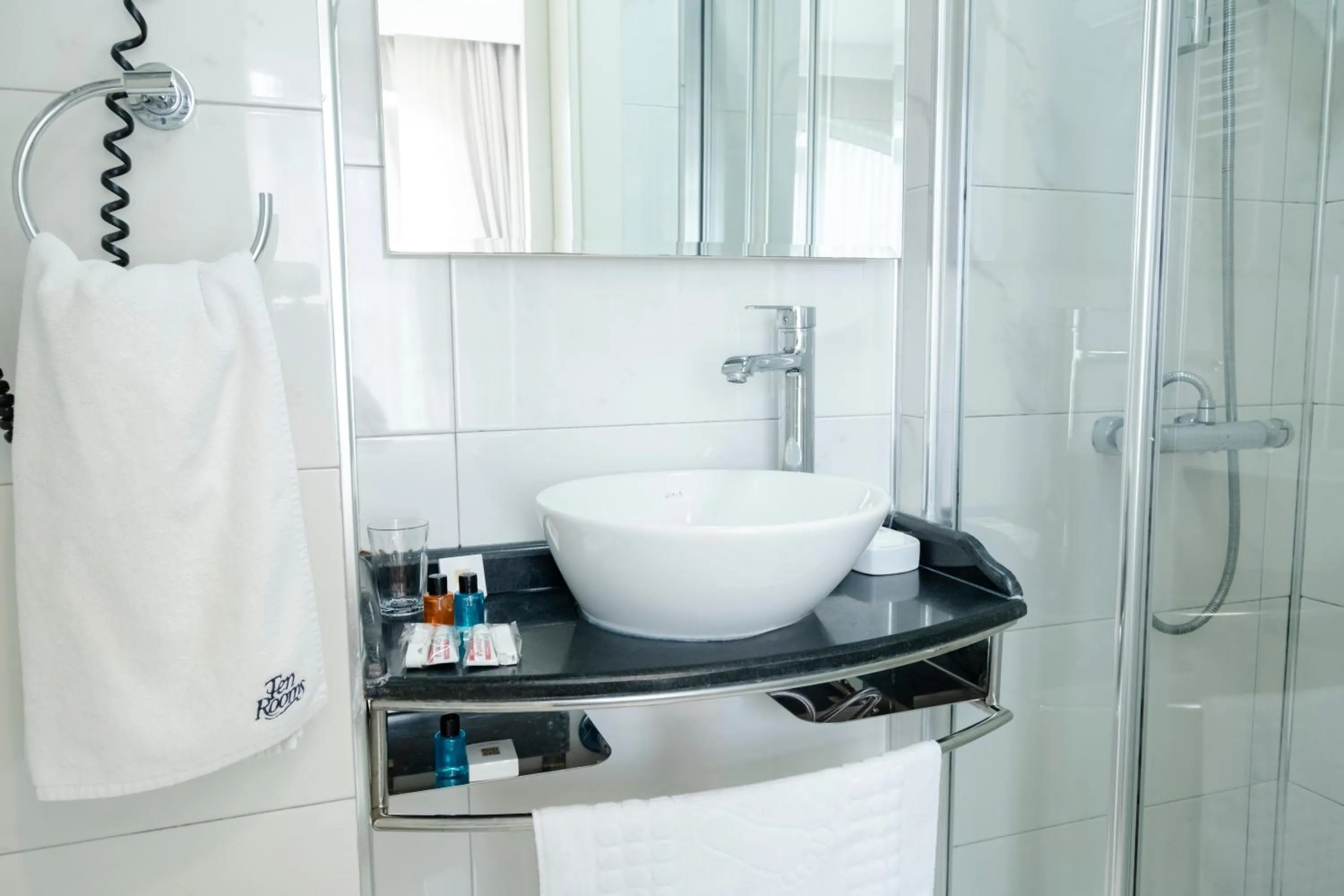 Toilet in Ten Rooms Istanbul Hotel