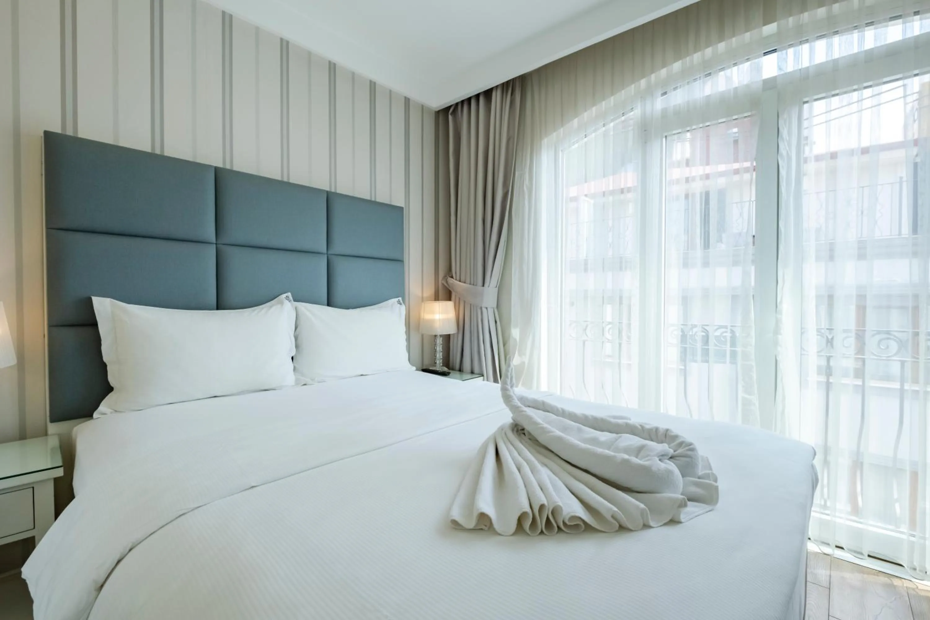 Bed in Ten Rooms Istanbul Hotel