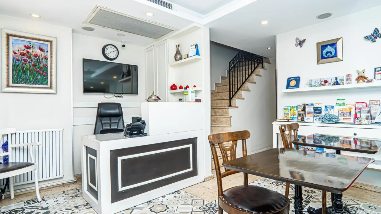 Lobby or reception in Ten Rooms Istanbul Hotel