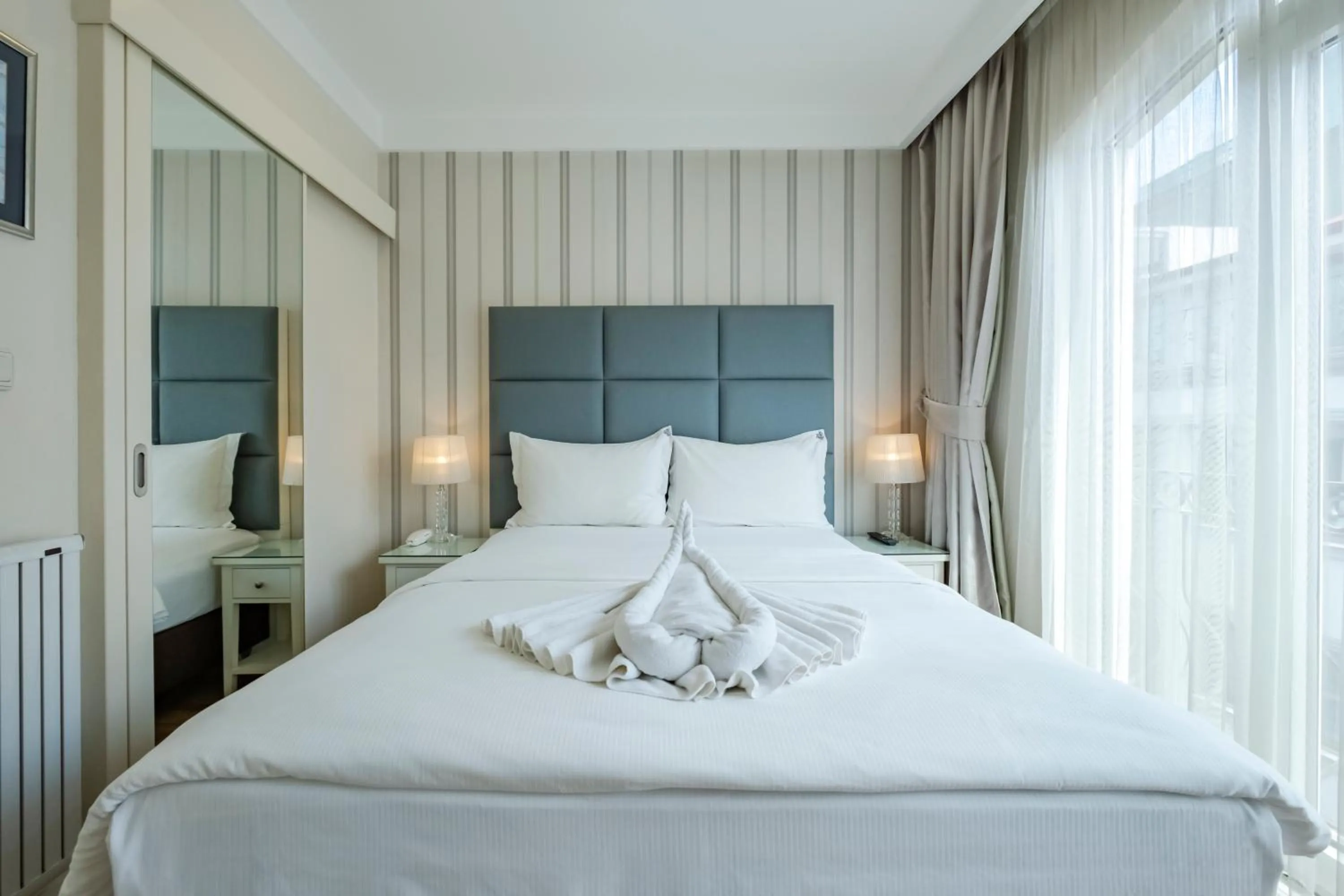 Bed in Ten Rooms Istanbul Hotel