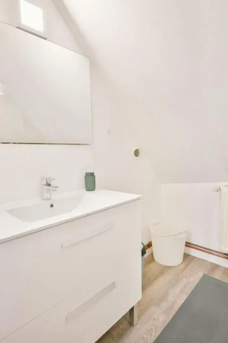 Bathroom in Le Bel-Air AVALLON