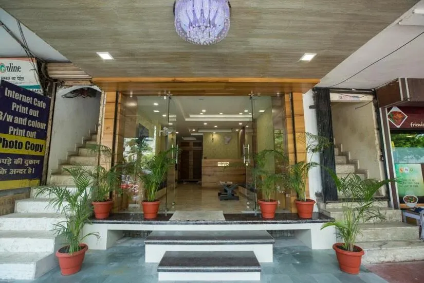 Facade/entrance in Hotel Raj Residency